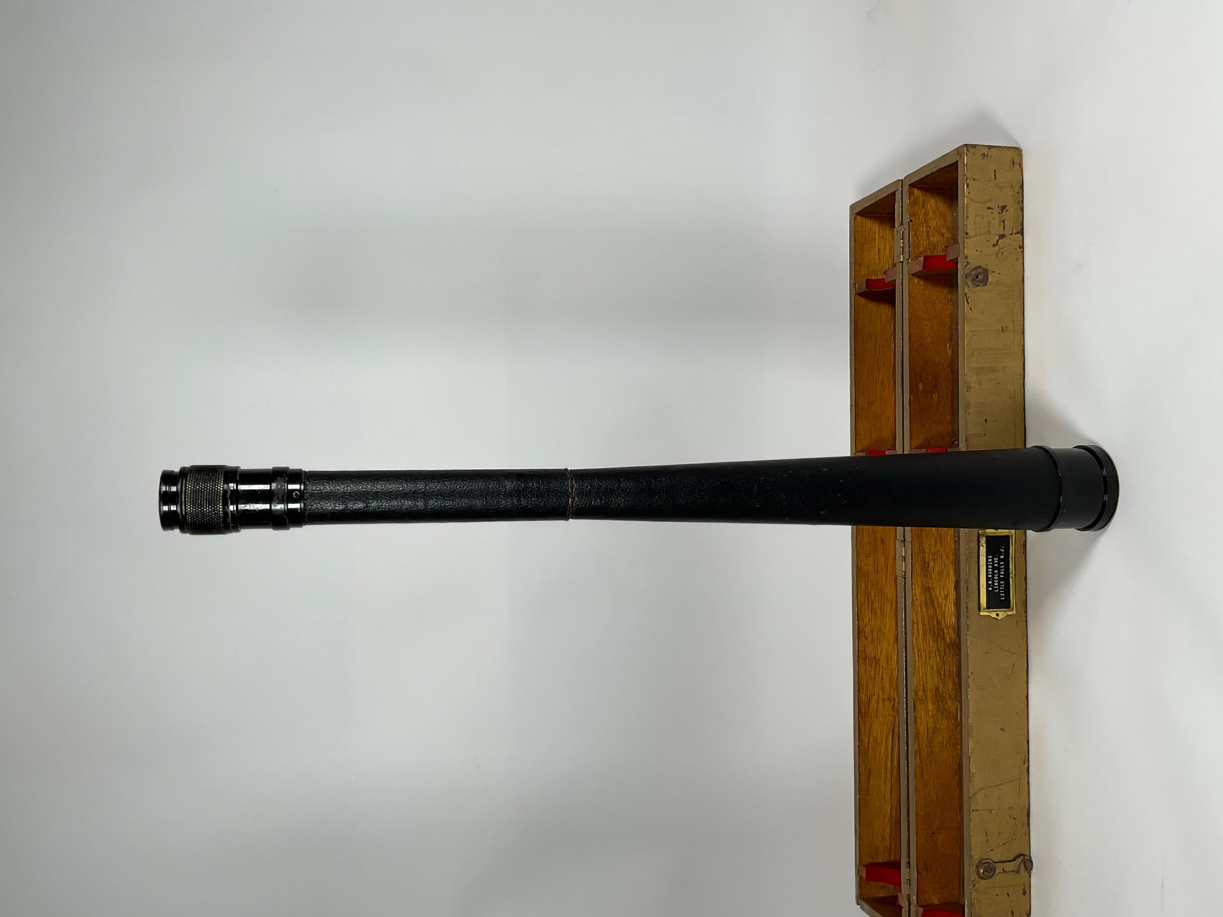 Cuir Télescope Quartermaster de la marine américaine en boîte en vente