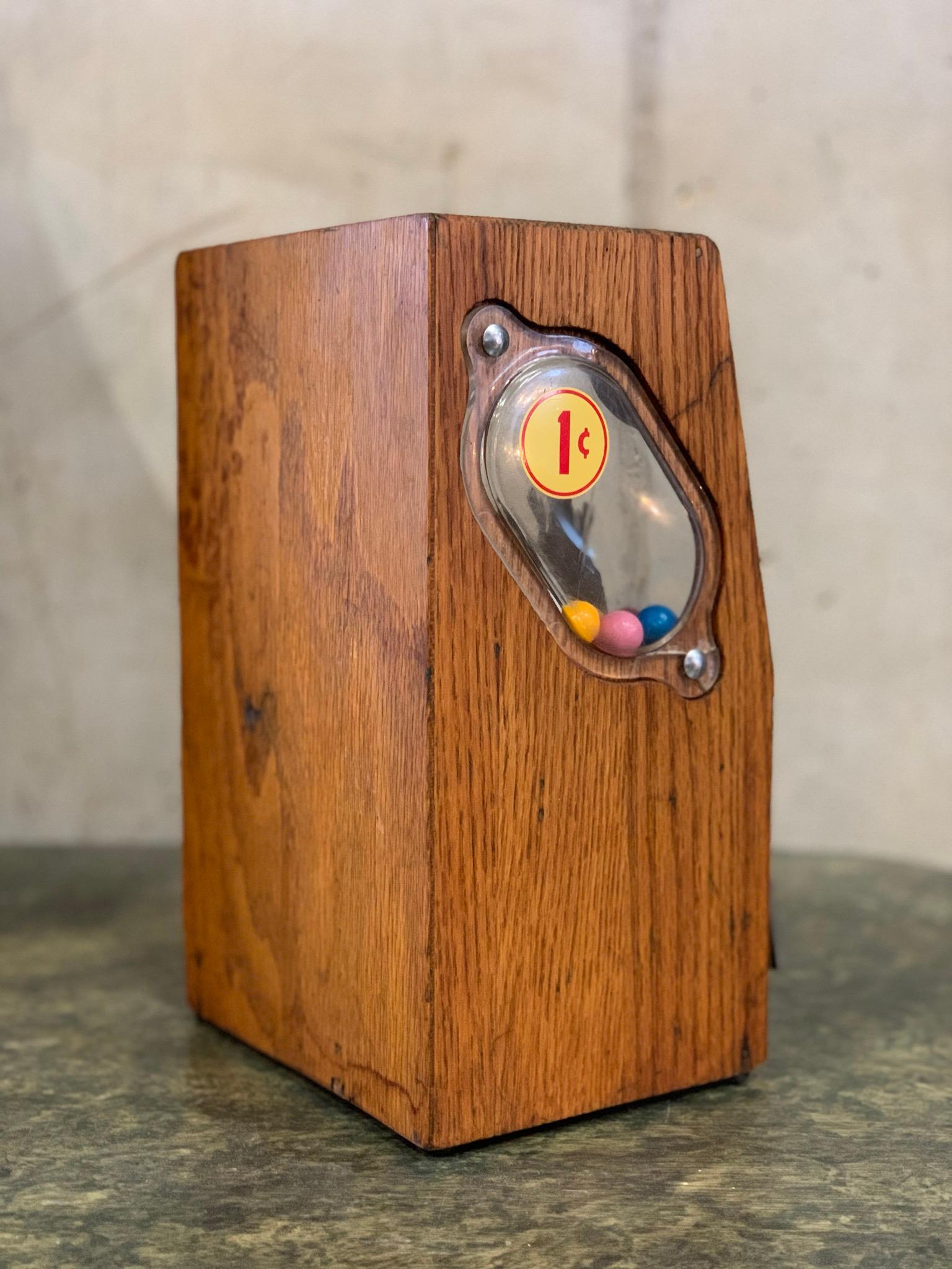 US Wooden Bubblegum Vending Machine, 1950s 2