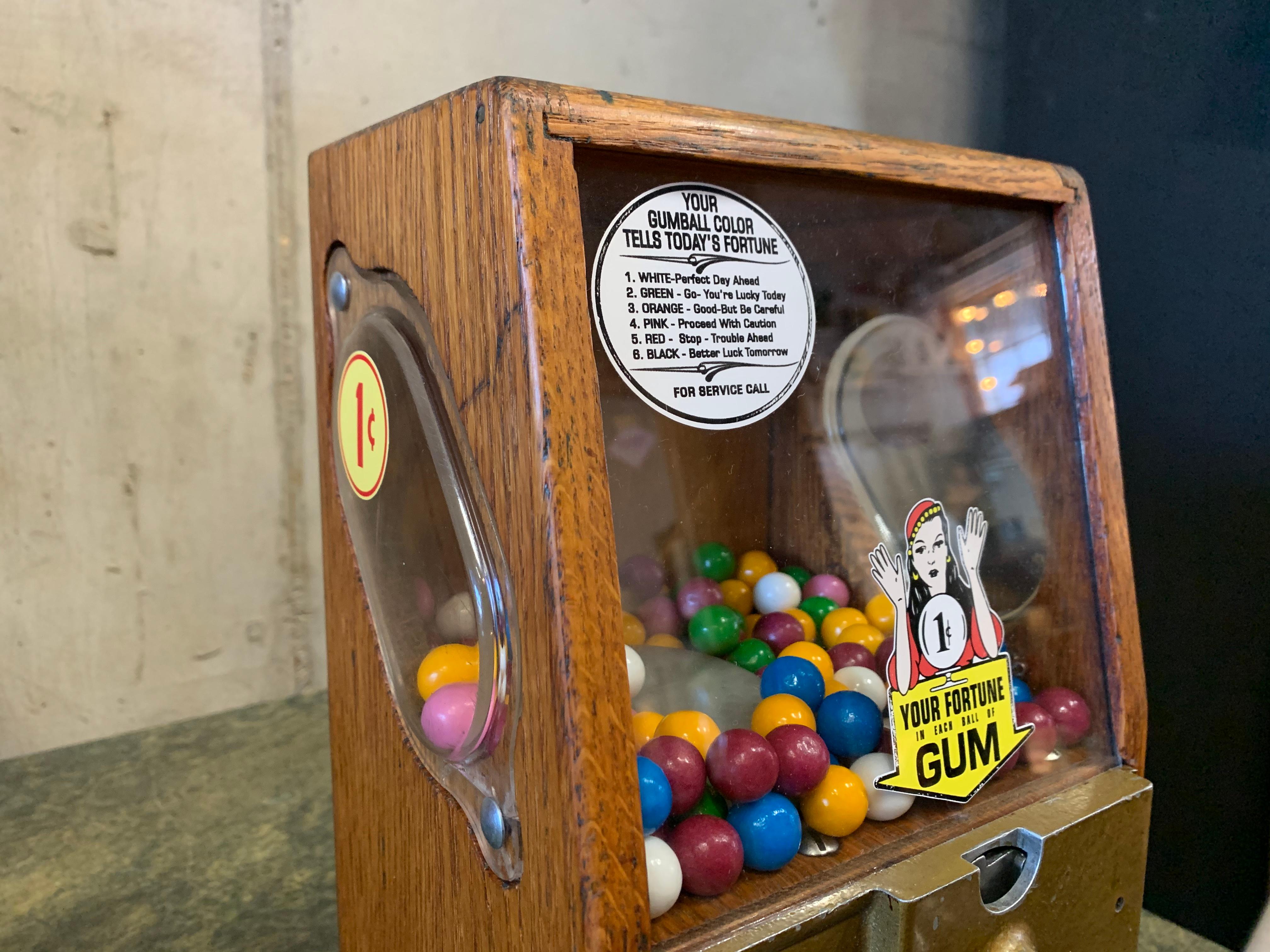 US Wooden Bubblegum Vending Machine, 1950s 6