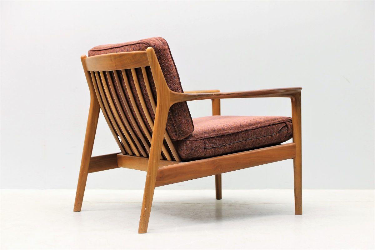 Celebrated Swedish designer Folke Ohlsson played a pivotal role in popularizing Swedish modern furniture – wonderfully stylish yet fashionably functional – in midcentury America. His marvelous designs directly influenced over 100 designers and