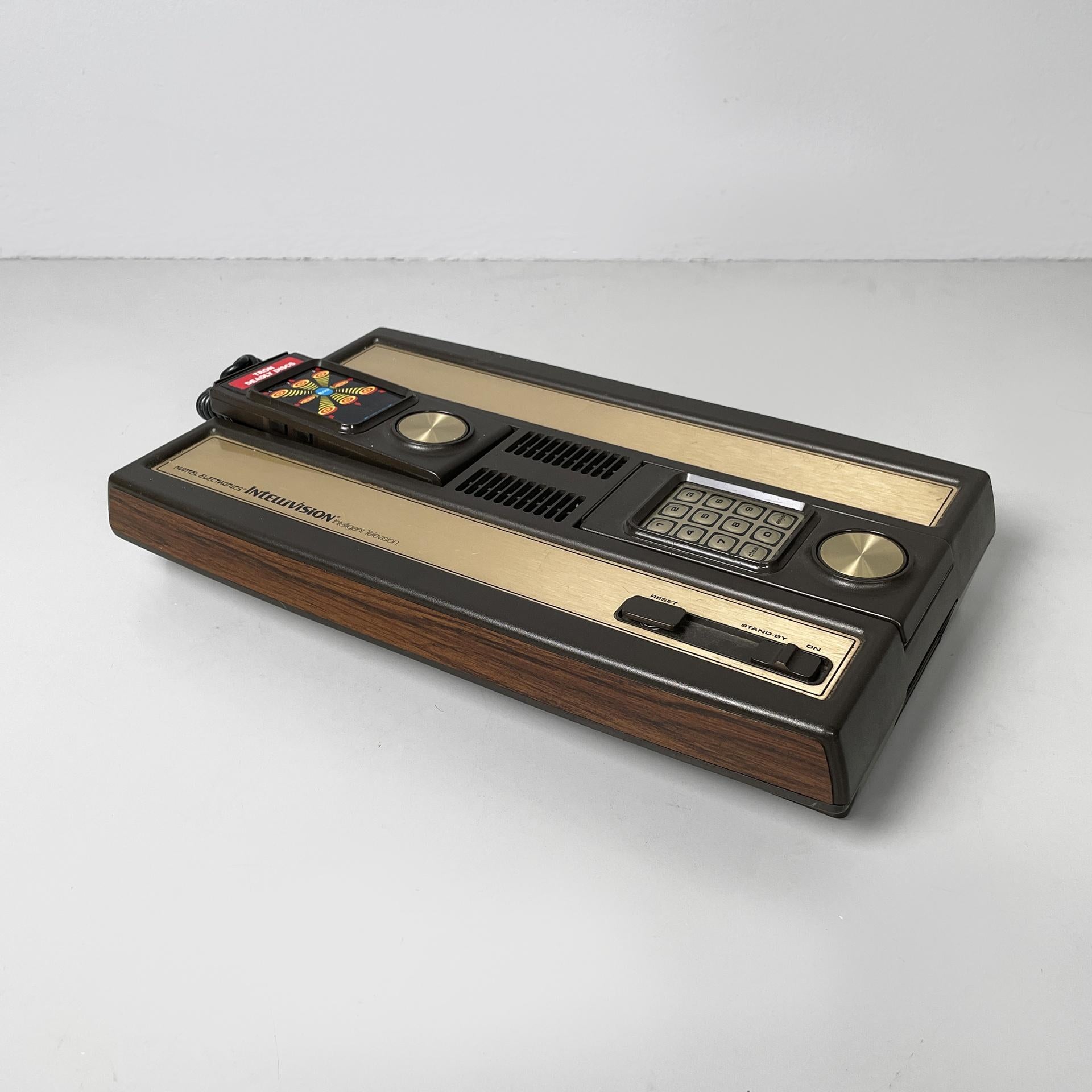 Modern Usa console Intellivision and Tron deadly discs videogame by Mattel, 1980s For Sale