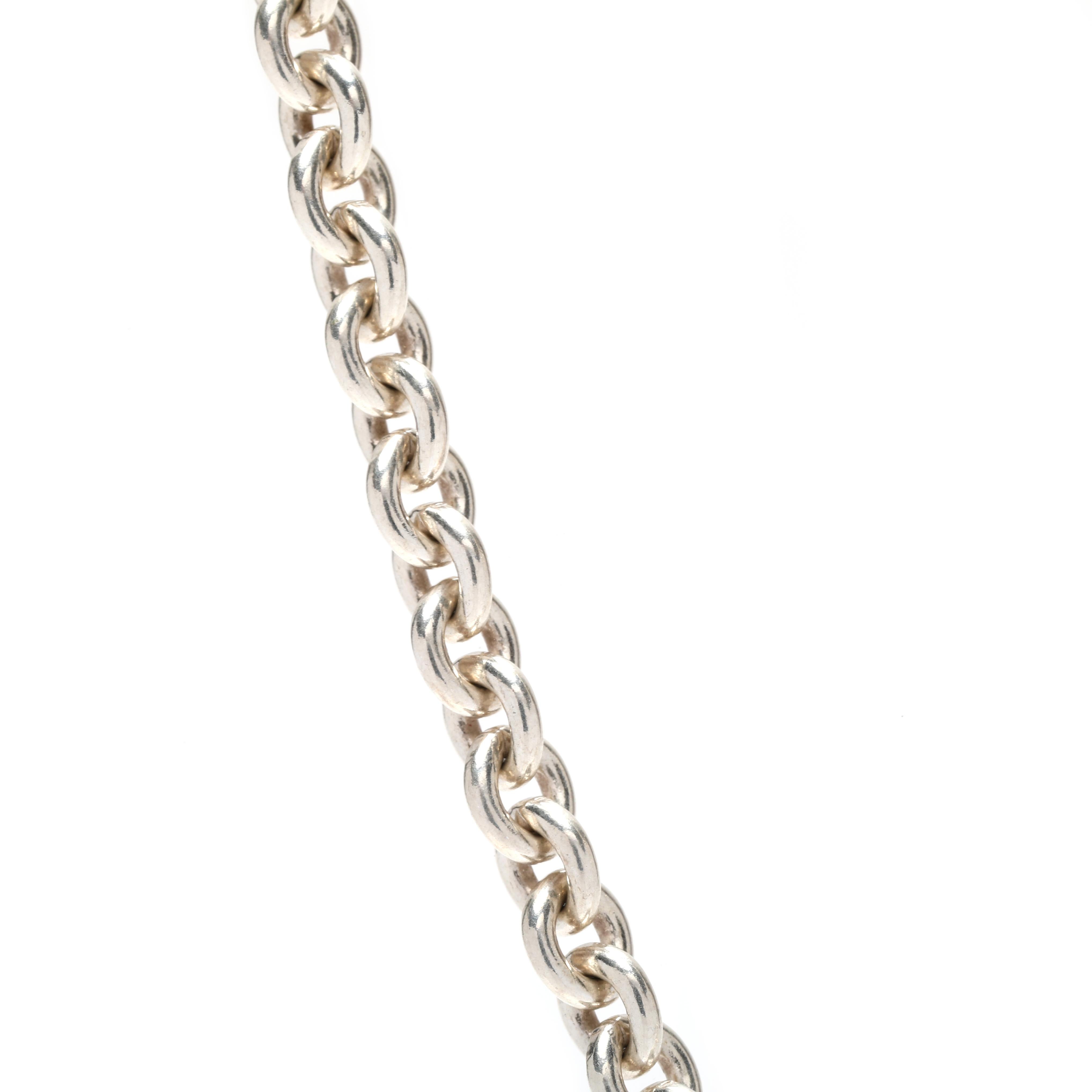 Dieses schöne große Kabel Kette Halskette ist mit massivem Sterling Silber gefertigt und misst 18 Zoll in der Länge. Diese in den USA gefertigte Halskette lässt sich perfekt mit anderen Halsketten kombinieren oder alleine tragen und ist ein echter