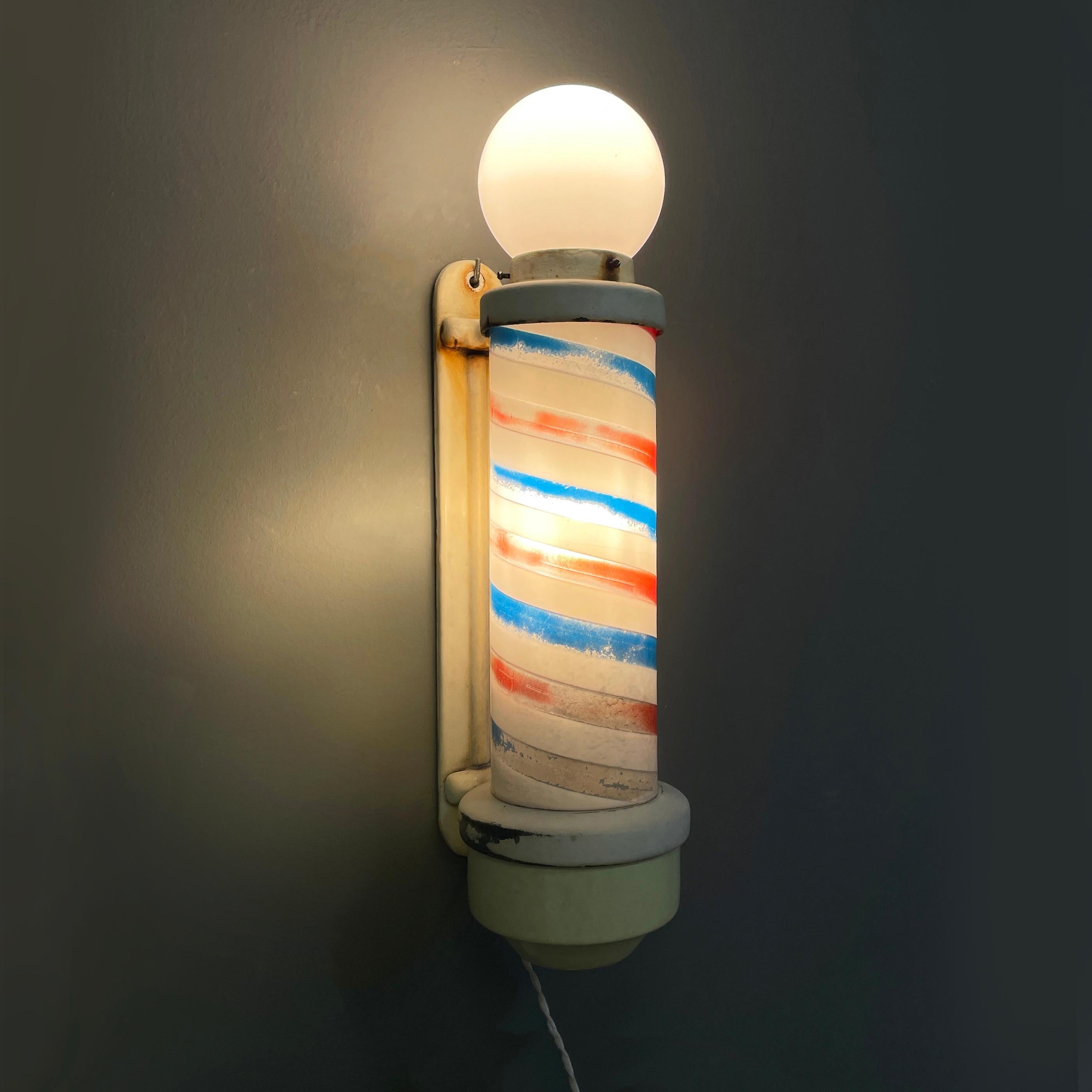 American USA mid-century Lighted barber Pole in plastic, metal and opaline glass, 1950s For Sale
