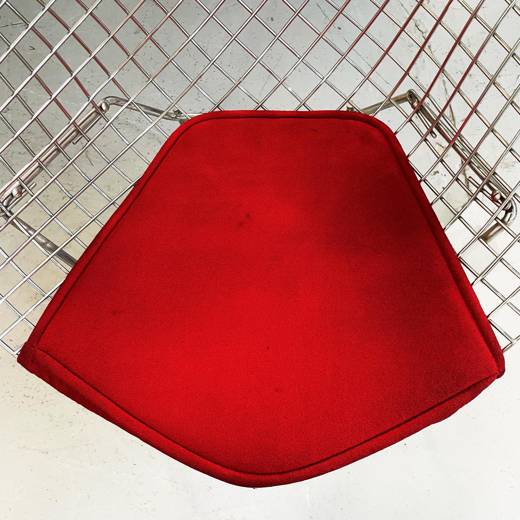USA Mid-Century Red Cushion N Steel Diamond Armchairs by Bertoia for Knoll, 1970 For Sale 3