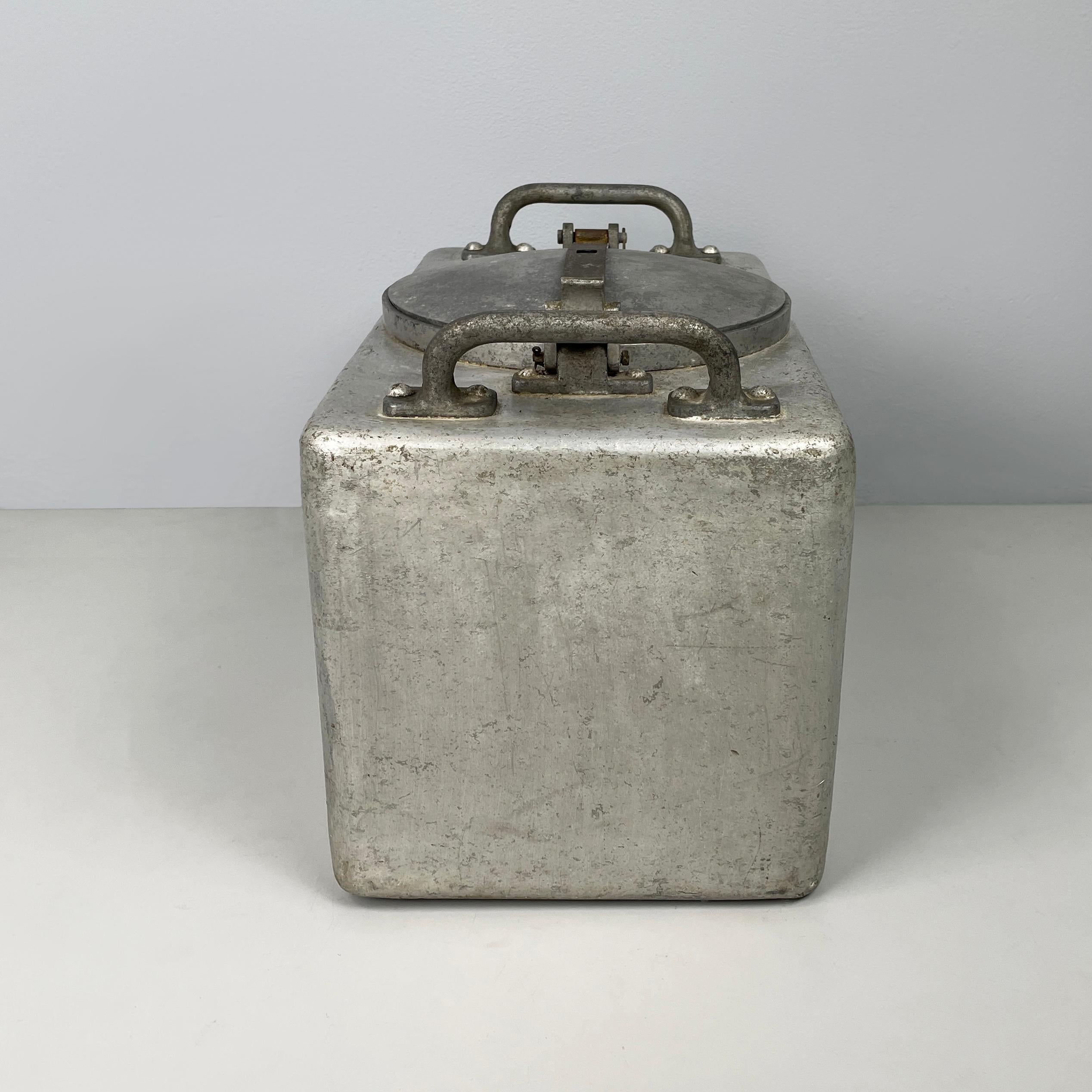 American USA Military set with coffee can radio transceiver metal container, 1950-1990s