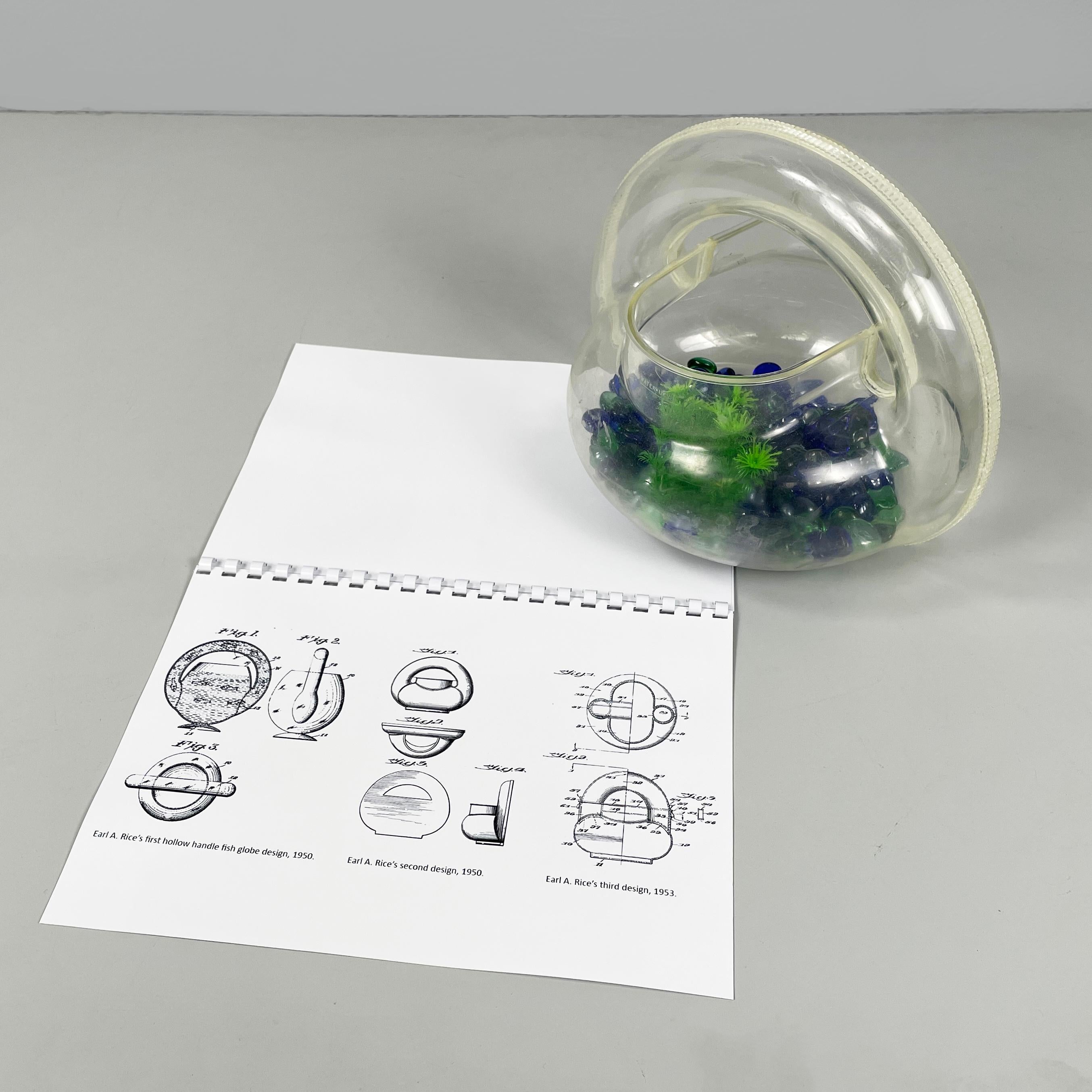 Aquarium de table en plastique américain Aqua-Loop par Mt. Parnell Fisheries et Nosco Plastic, années 1950
Aquarium de table ornemental mod. Aqua-Loop avec structure entièrement en plastique. Le bol à base ovale comporte une inscription en relief