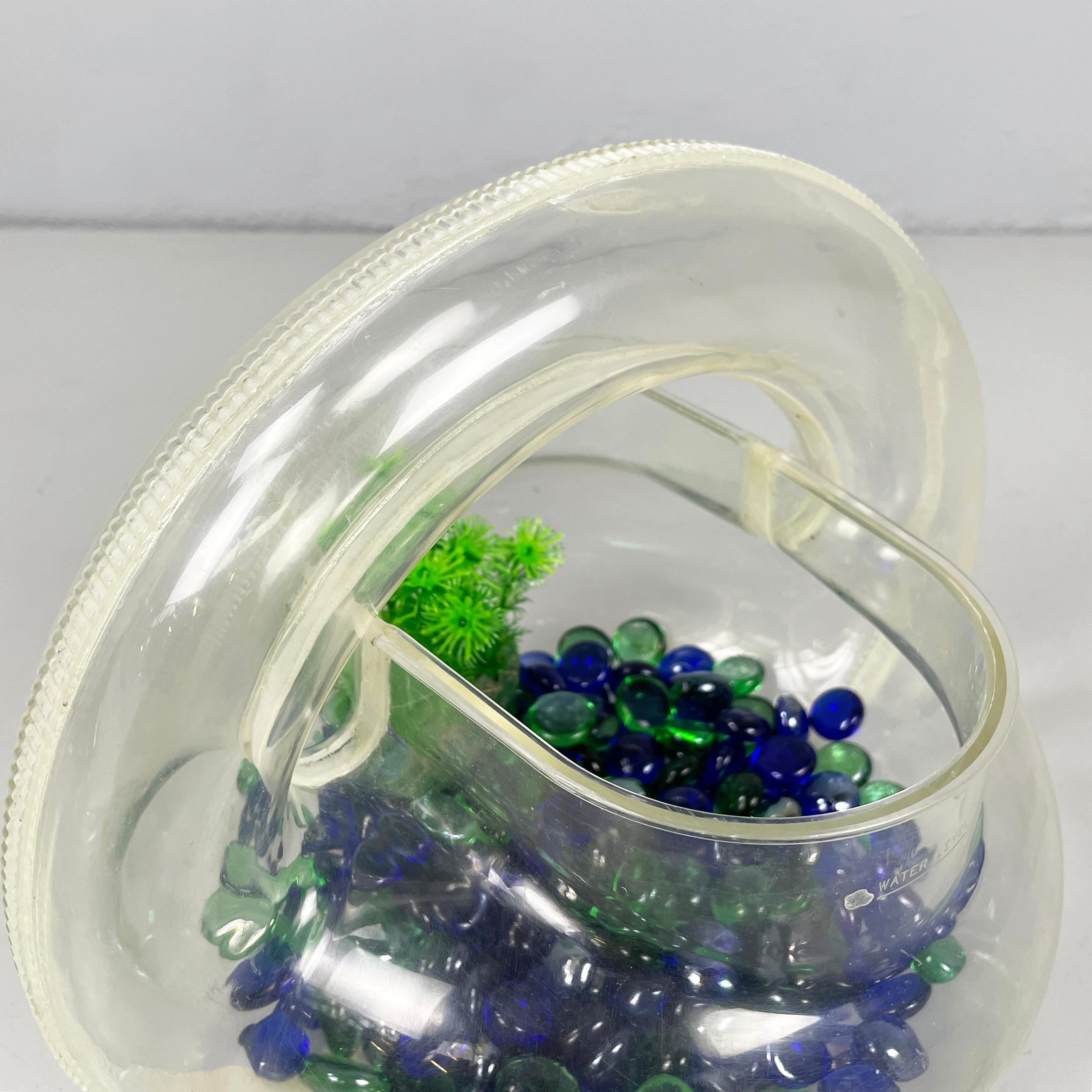 Milieu du XXe siècle USA plastique table aquarium Aqua-Loop Mt. Parnell Fisheries Nosco Plastic 1950s en vente