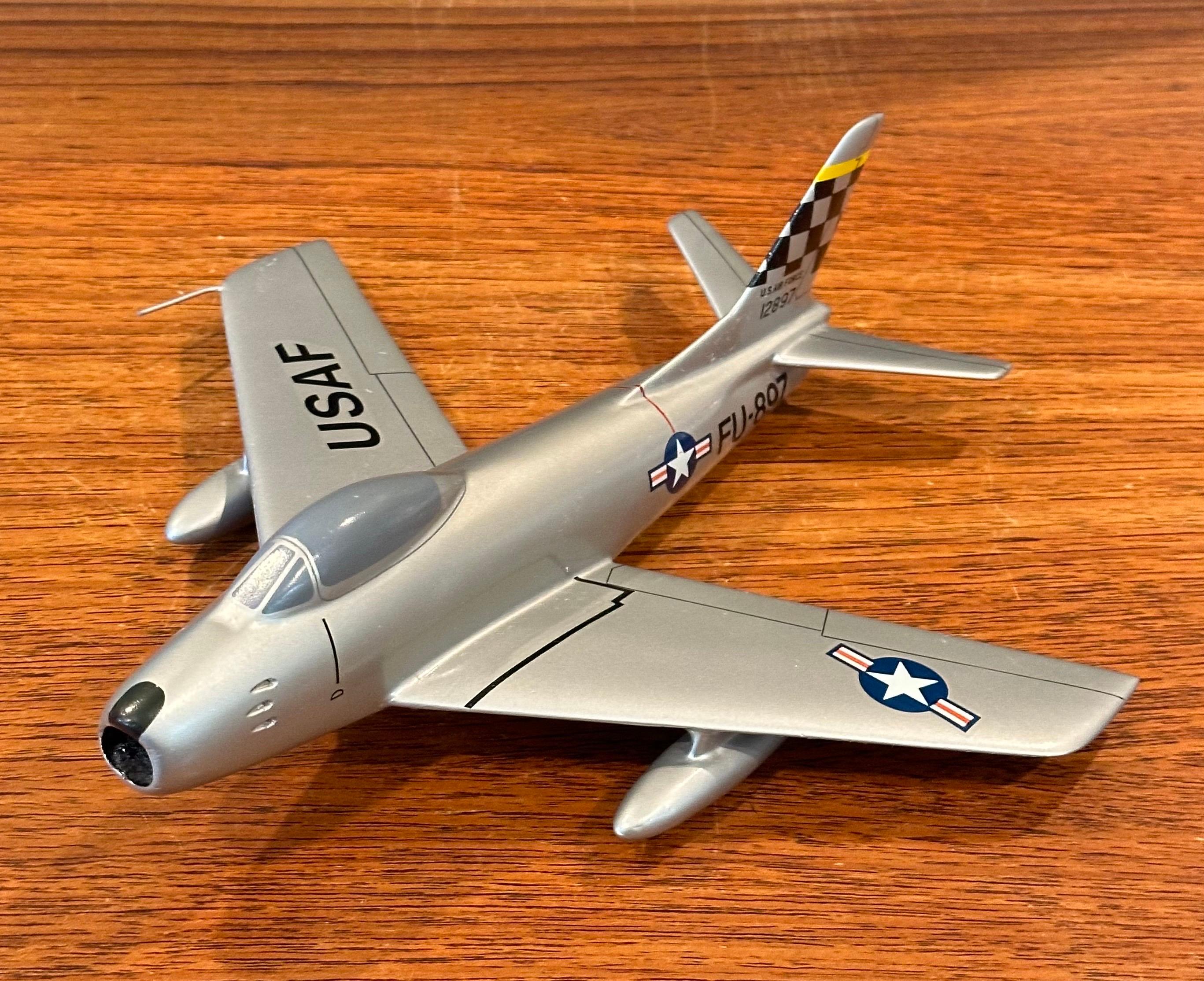 U.S.A.F. Bomber / avion / entrepreneur de bureau nord-américain F-86 en vente 7