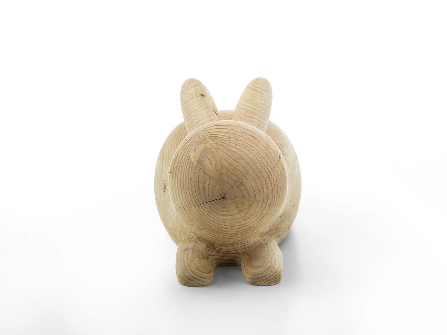 Escultura de madera maciza de conejo Usako, diseñada por Setsu & Shinobu ITO en Nuevo estado para la venta en Beverly Hills, CA