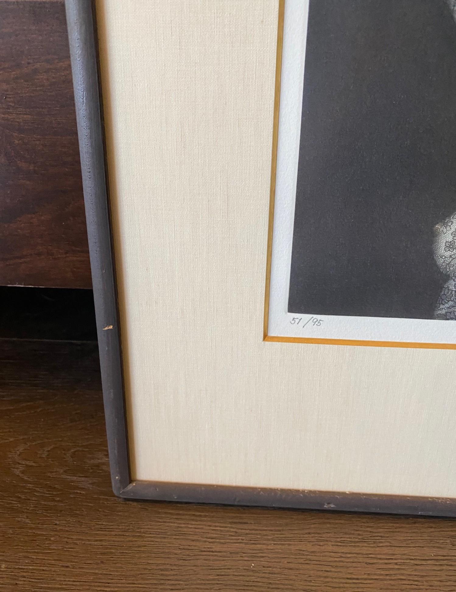 Impression japonaise Mezzotint signée Ushio Takahashi représentant une belle femme « Reflecting » en vente 3