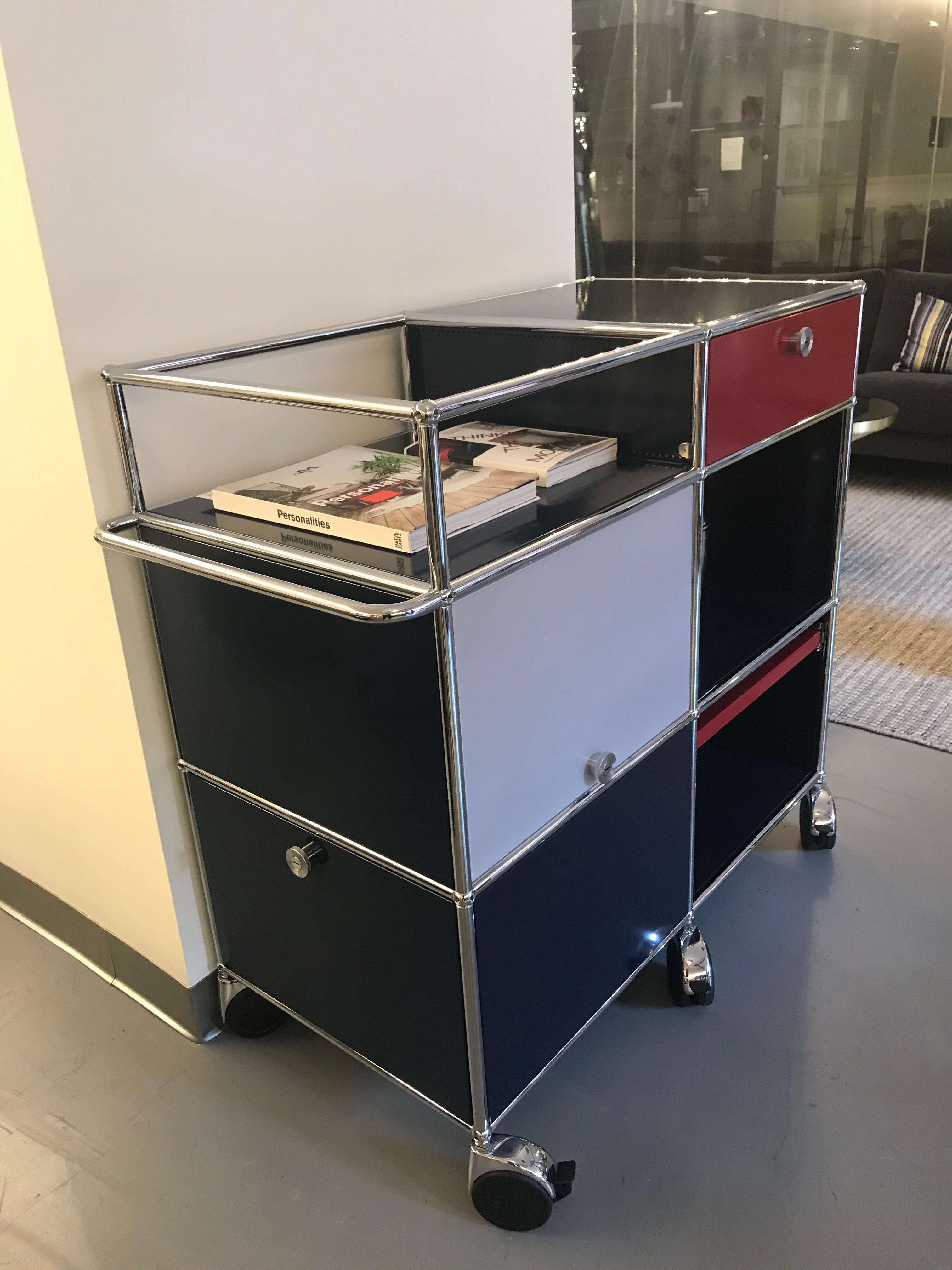 USM Haller Bar Cart In Excellent Condition In New York, NY