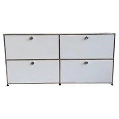 Console USM Haller 2x2, couleur blanc pur, avec 4 portes rabattables, rangement suisse