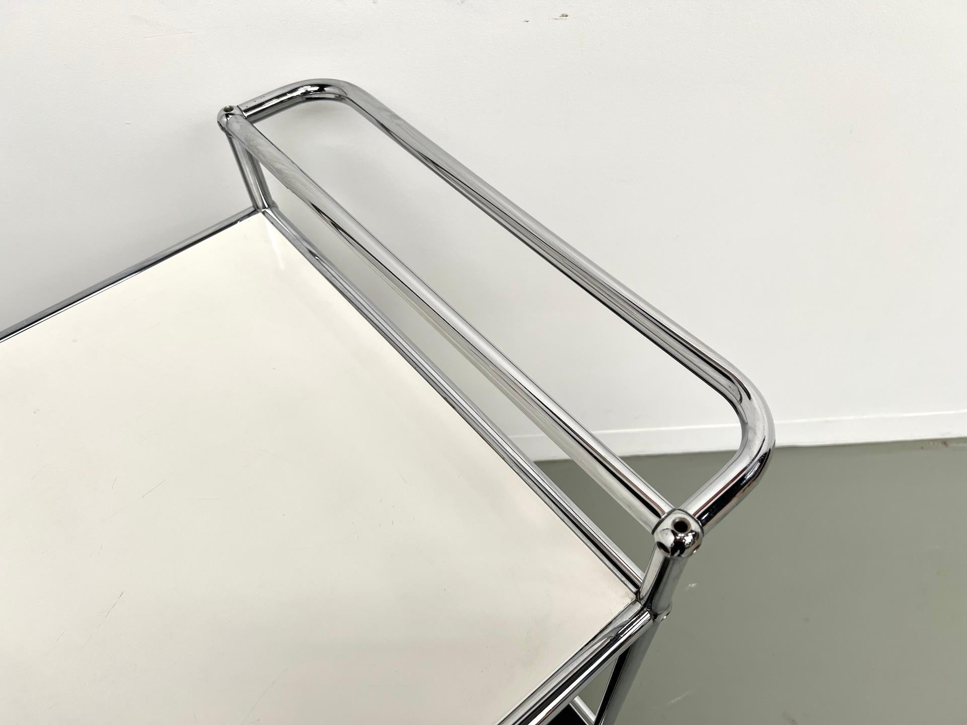USM Haller bar cart, produced in the 1980s. For Sale 3