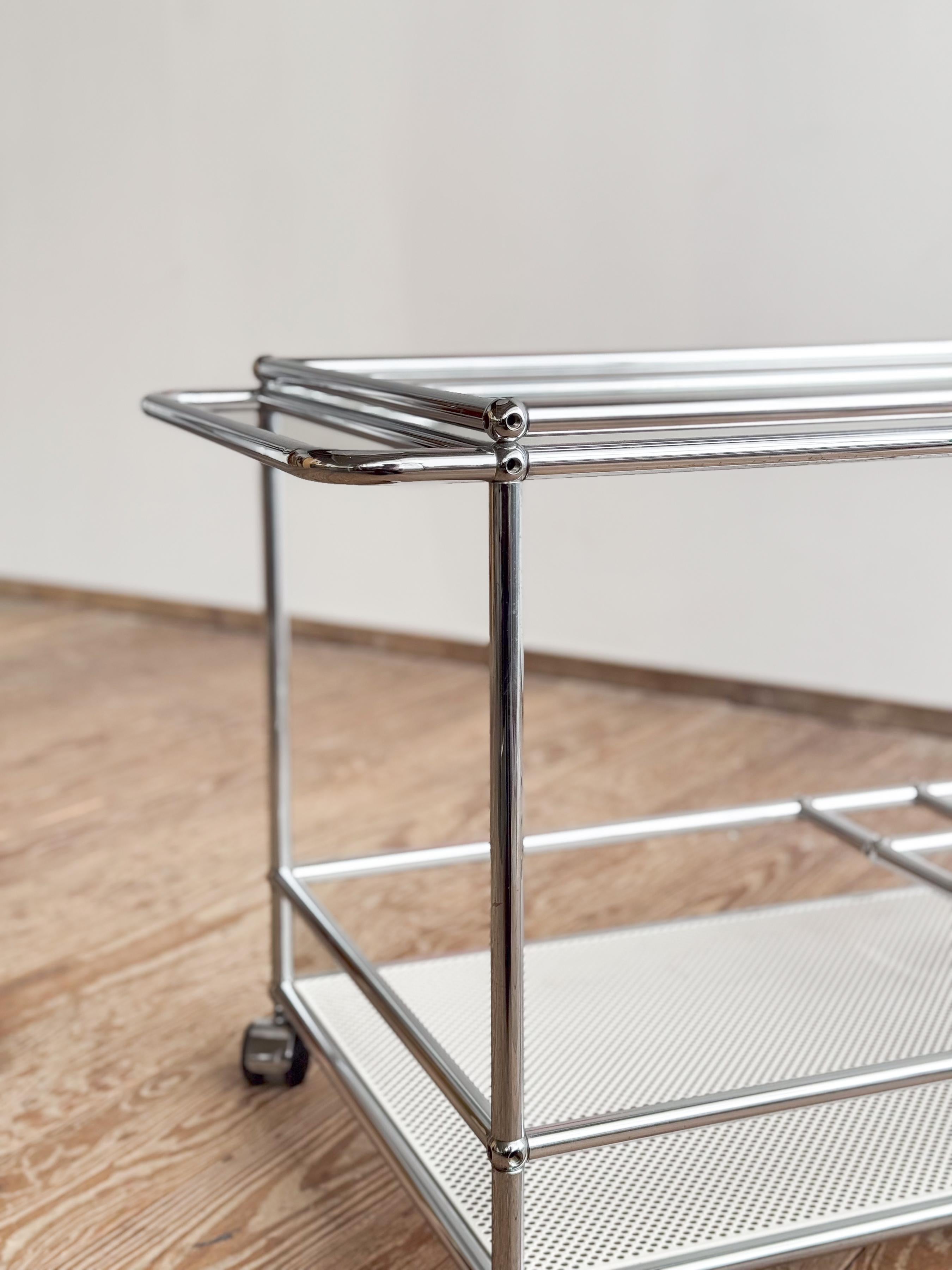 USM Haller Bar Cartt, Modern Tea Trolley or Steel Serving Trolley, Switzerland For Sale 10