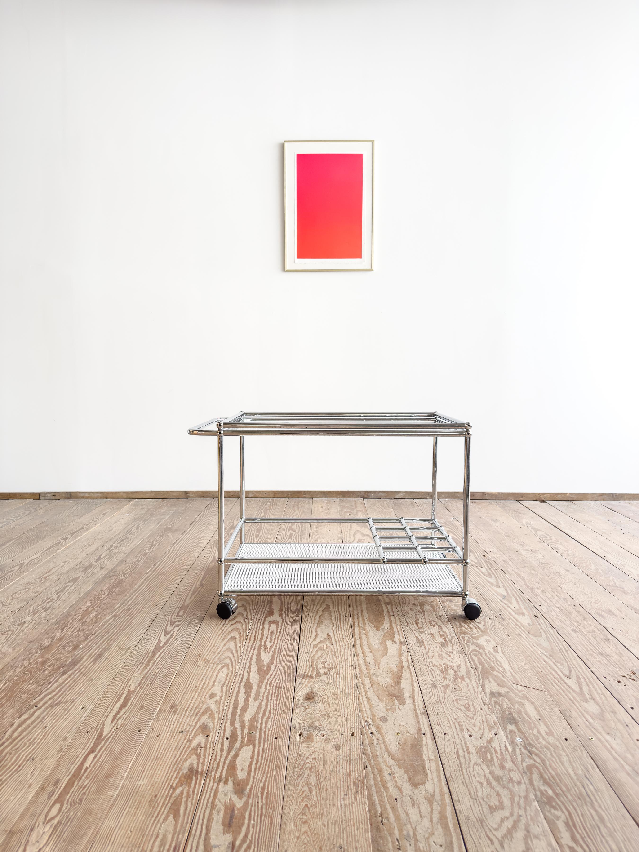 USM Haller Bar Cartt, Modern Tea Trolley or Steel Serving Trolley, Switzerland In Good Condition For Sale In München, Bavaria