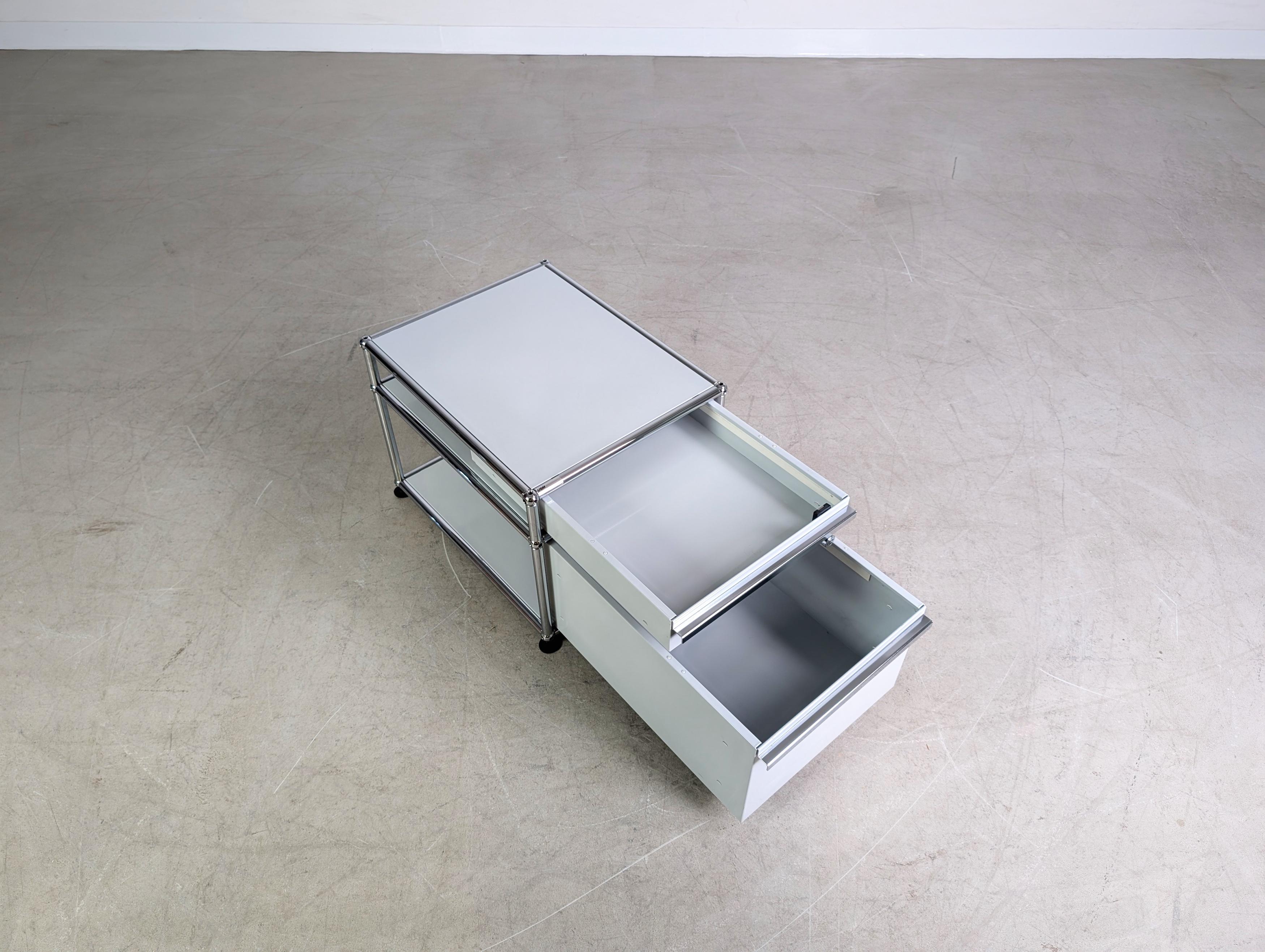 USM Haller Bürocontainer Büroschrank Design weiß klein Fritz (Metall) im Angebot