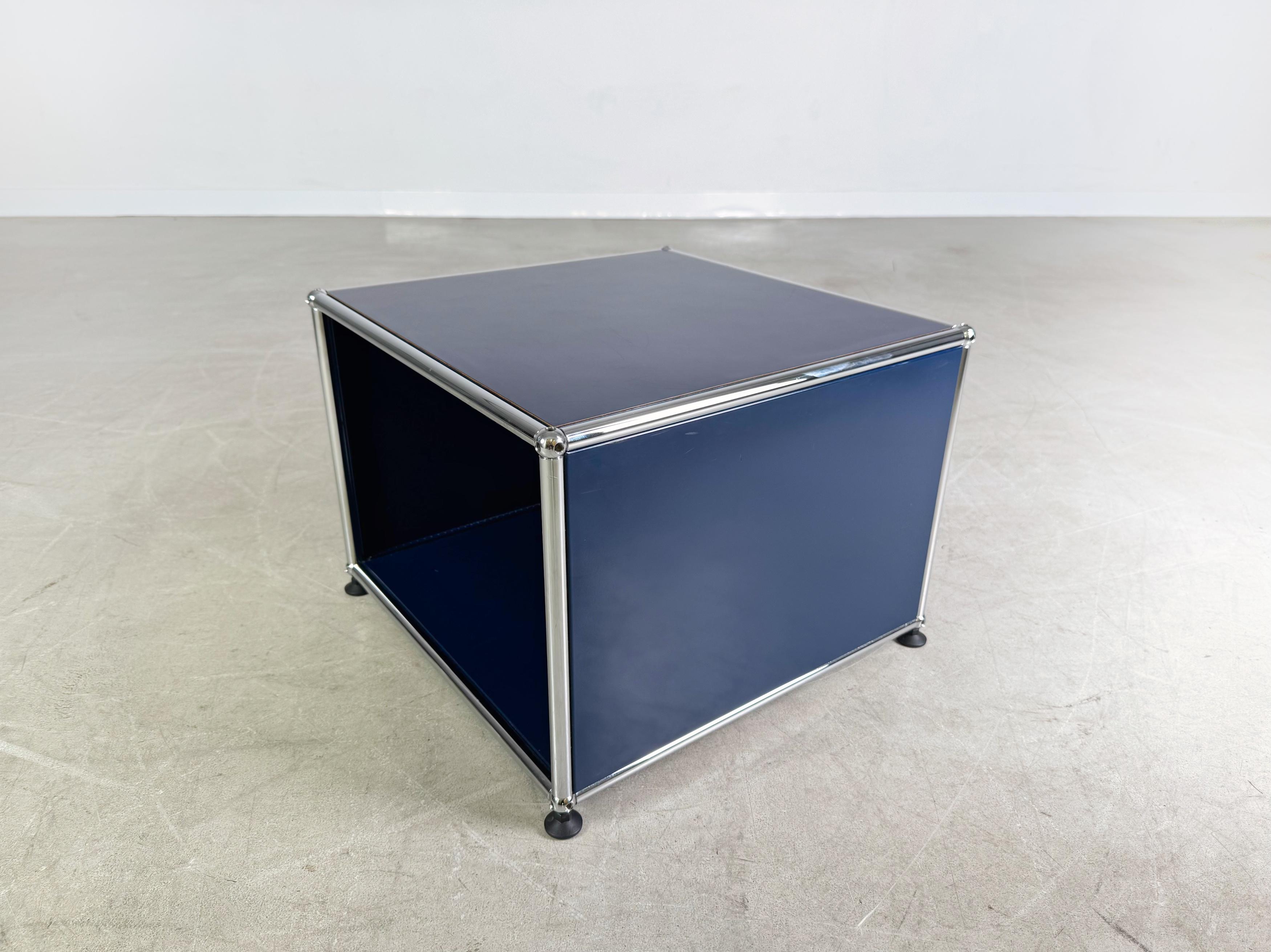 German USM Haller Couchtisch Fritz Haller stahlblau Beistelltisch Sideboard For Sale