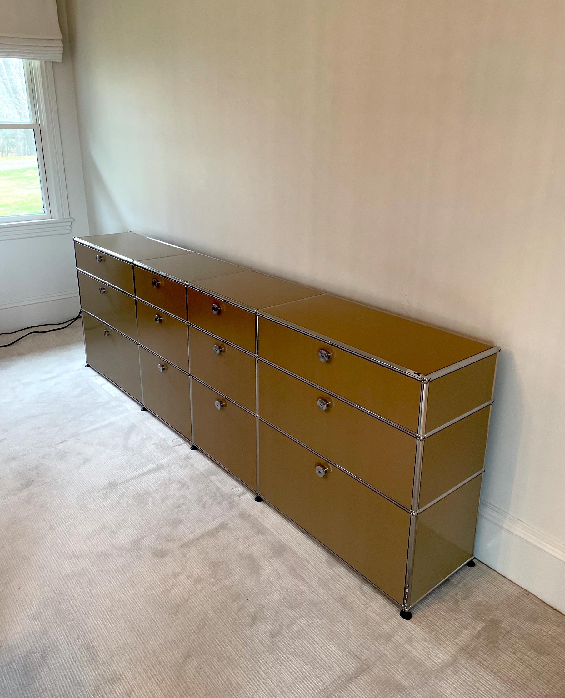 USM Haller dressert unit in Beige.
A timeless and versatile credenza. Designed by Swiss architect Fritz Haller and Paul Schaerer in 1963. Made from powder coated steel and chrome plated steel tubes, the USM Haller system is built to last for