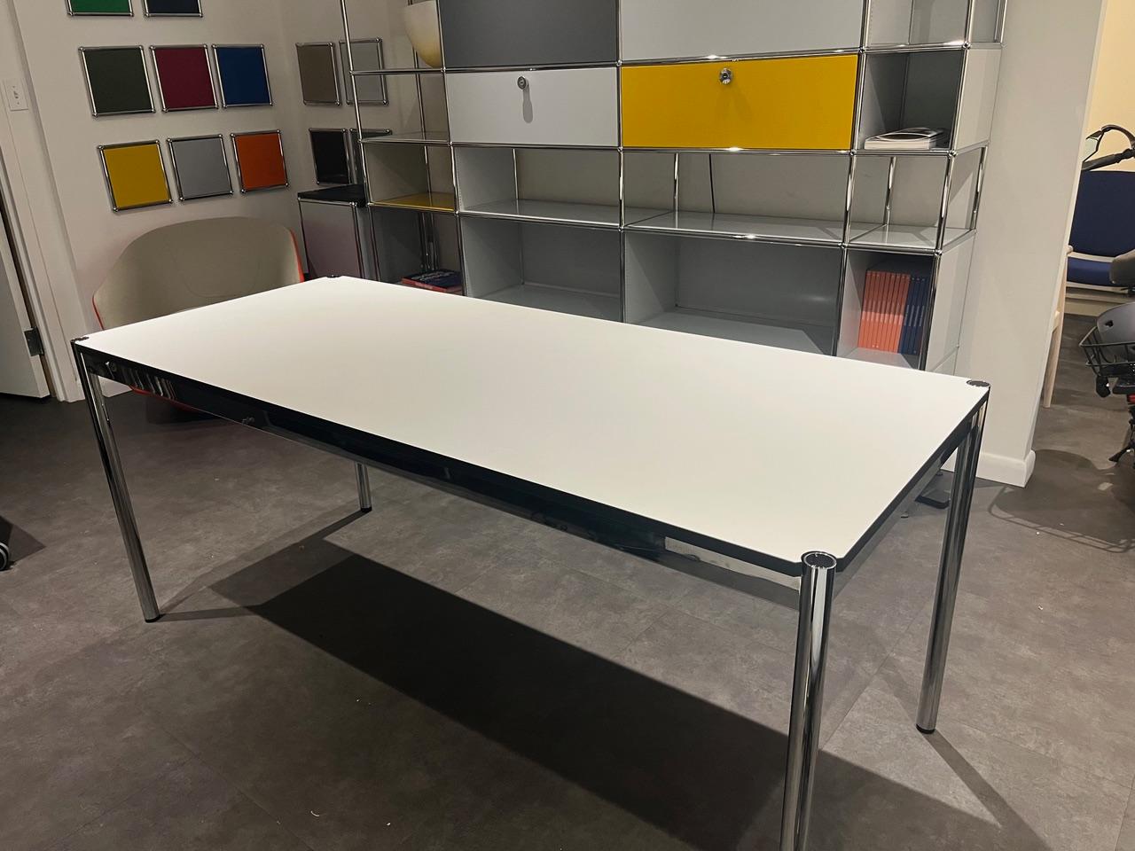 Usm Haller Fenix, Bianco Tisch T69 in STOCK, Usm (Europäisch) im Angebot