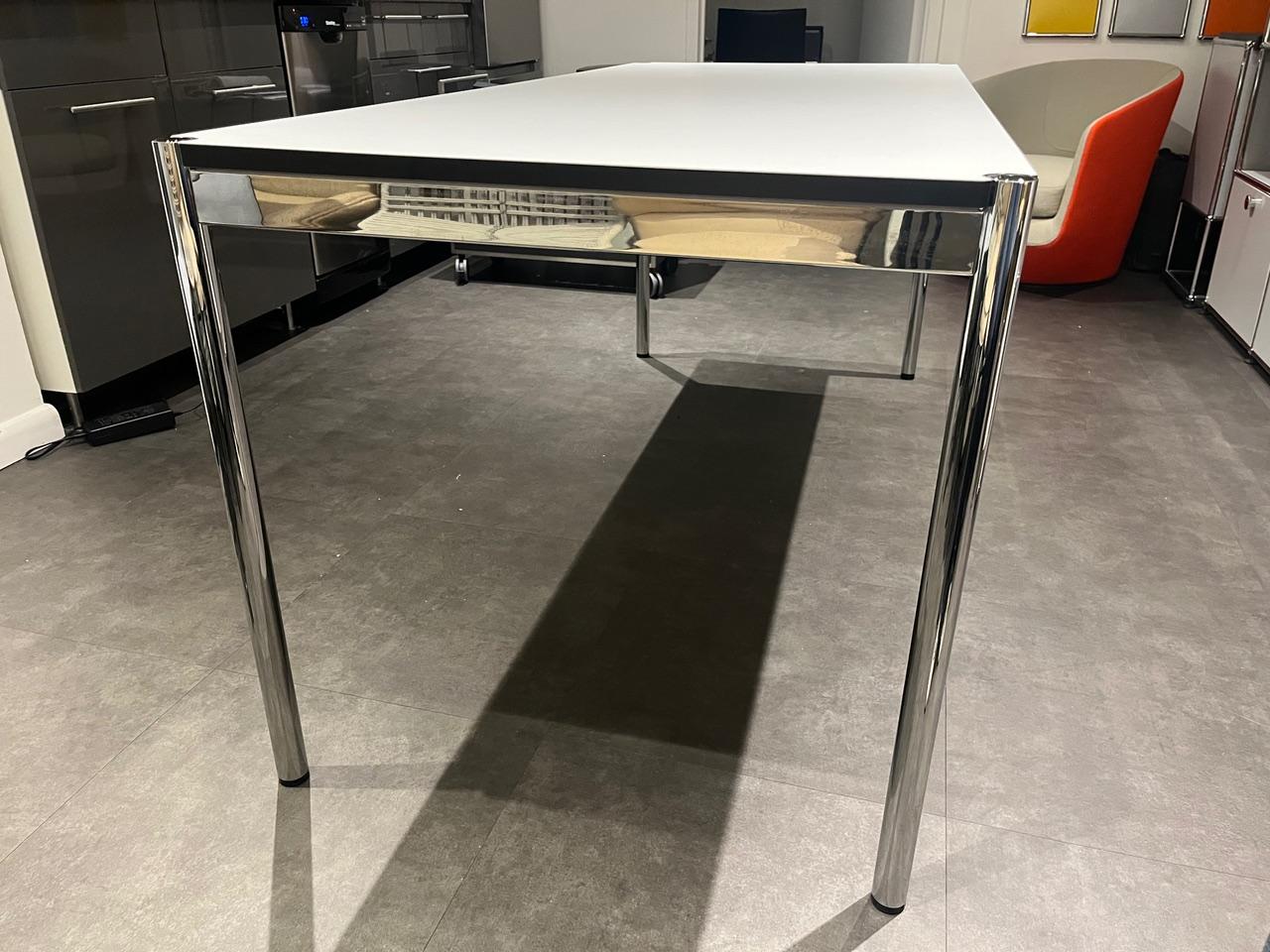 Usm Haller Fenix, Bianco Tisch T69 in STOCK, Usm (Chrom) im Angebot