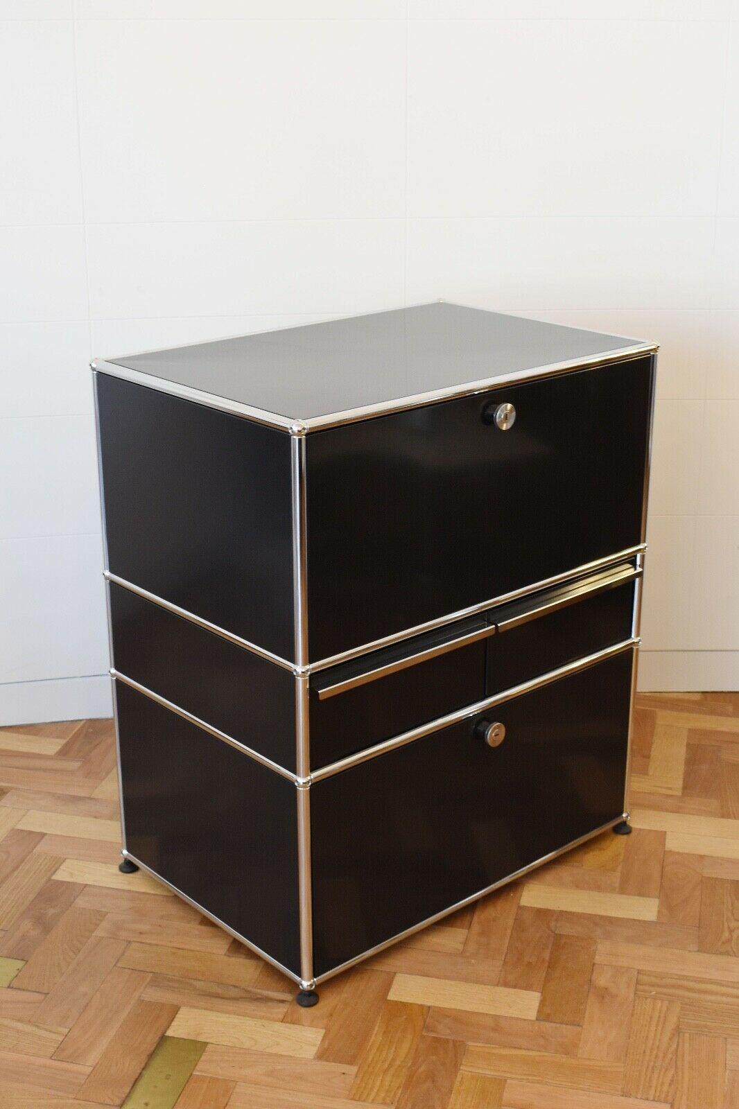 USM Haller modular furniture originated in 1963 and has become a classic in terms of design and functionality. Perfect for the home or office, USM Haller furniture remains flexible in its design offering infinite configurations with the added option