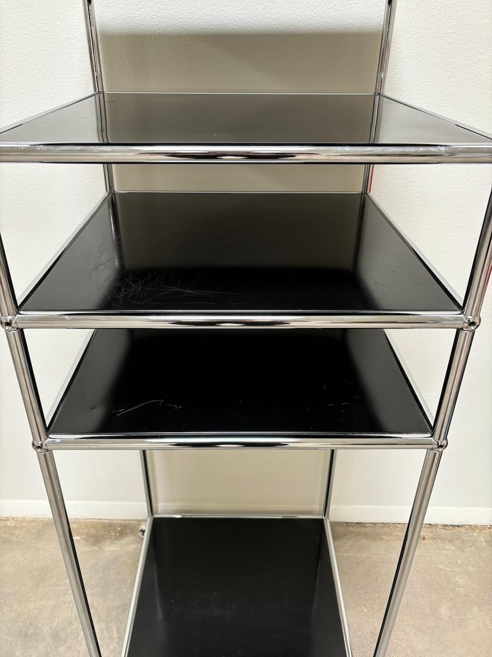 Armario Hi Fi USM Haller, Negro Recubrimiento de polvo en venta