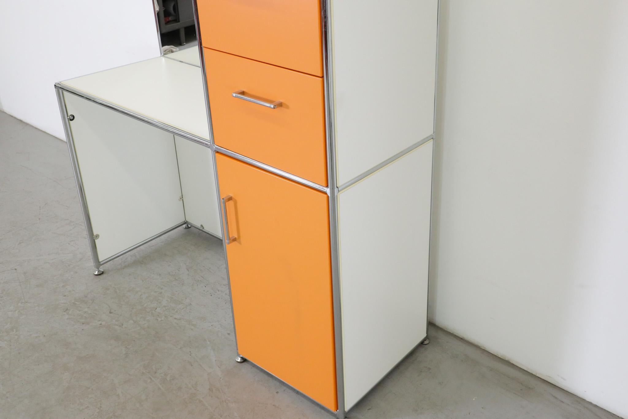 Coiffeuse d'inspiration USM orange, blanche et chromée avec rangement et miroir par Bosse en vente 5