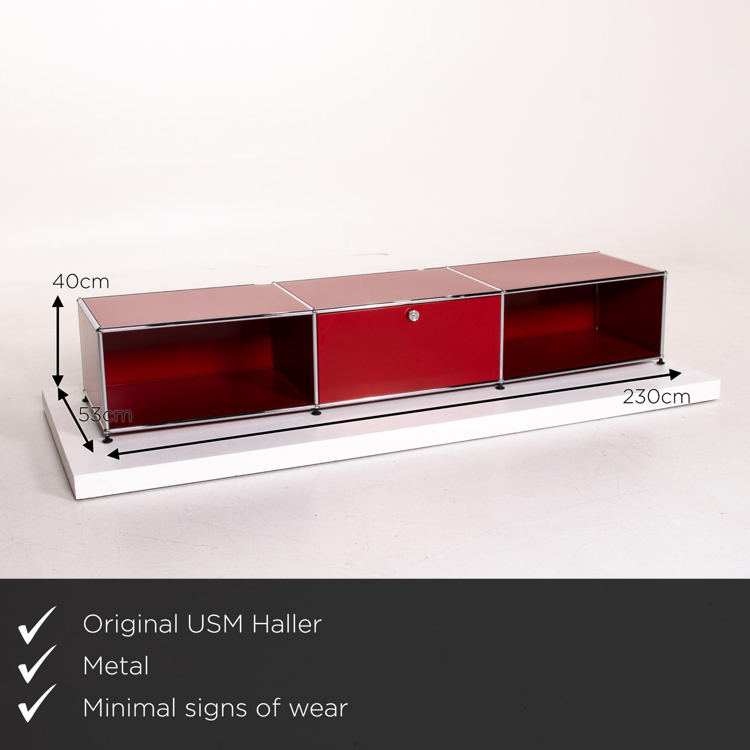 We present to you an USM Haller metal lowboard red sideboard TV board office furniture.

 

 Product measurements in centimeters:
 

Depth 53
 Width 230
 Height 40.




  