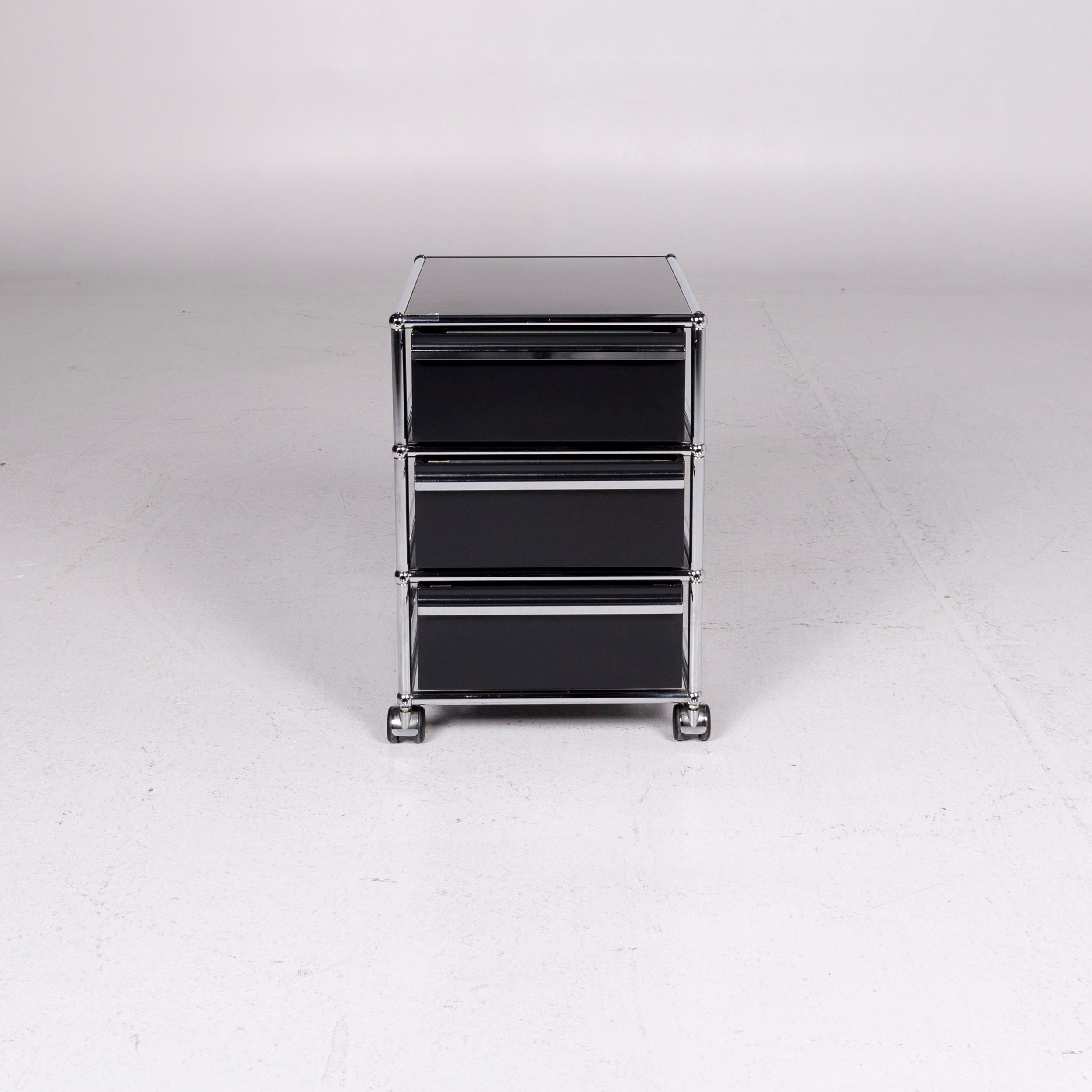 We bring to you an Usm Haller metal roll container black sideboard office furniture.
 

 Product measurements in centimeters:
 

Depth 53
 Width 42
 Height 61.





 
