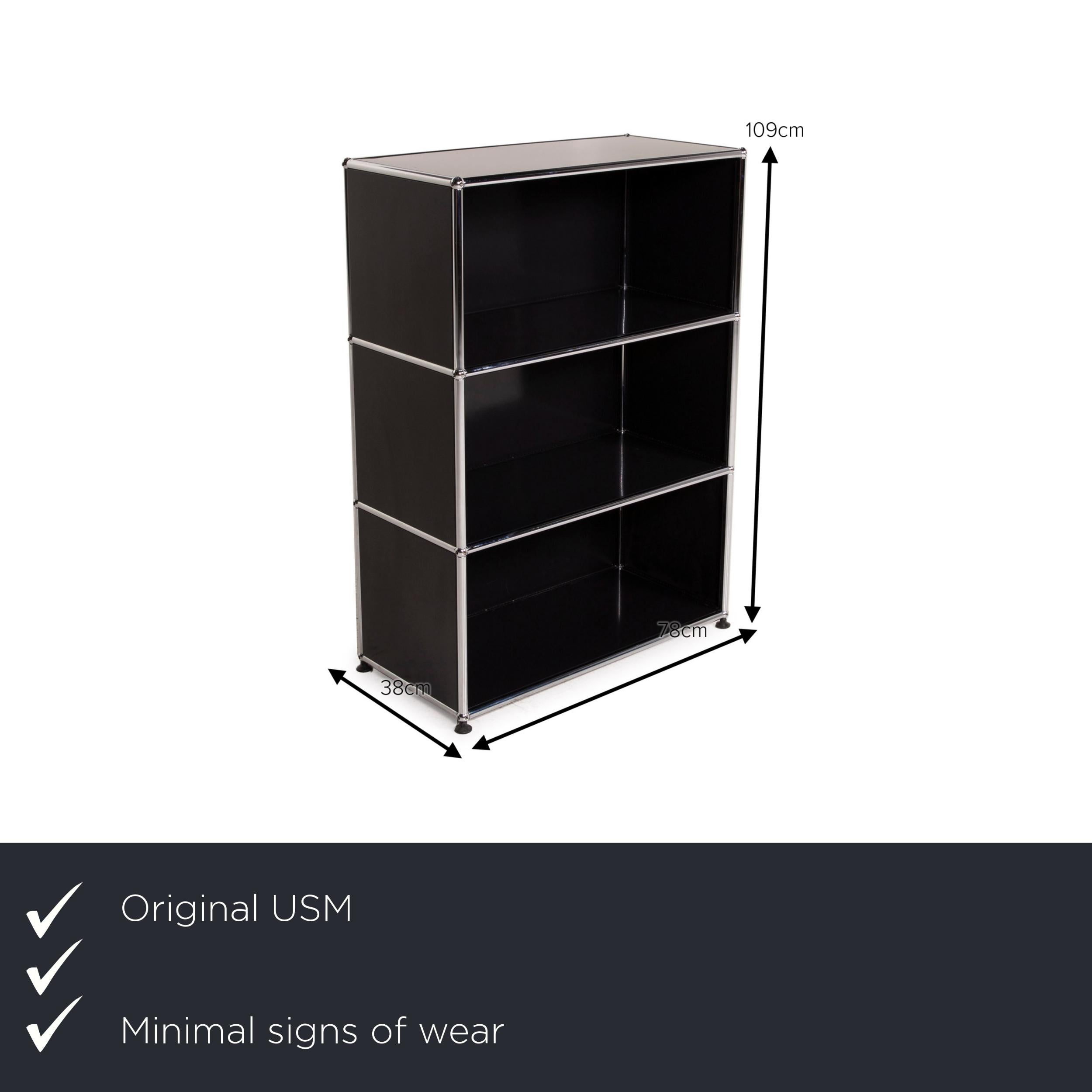 We present to you an USM Haller metal sideboard black 1x3 shelf compartment office.

 

 Product measurements in centimeters:
 

Depth: 38
Width: 78
Height: 109.




 