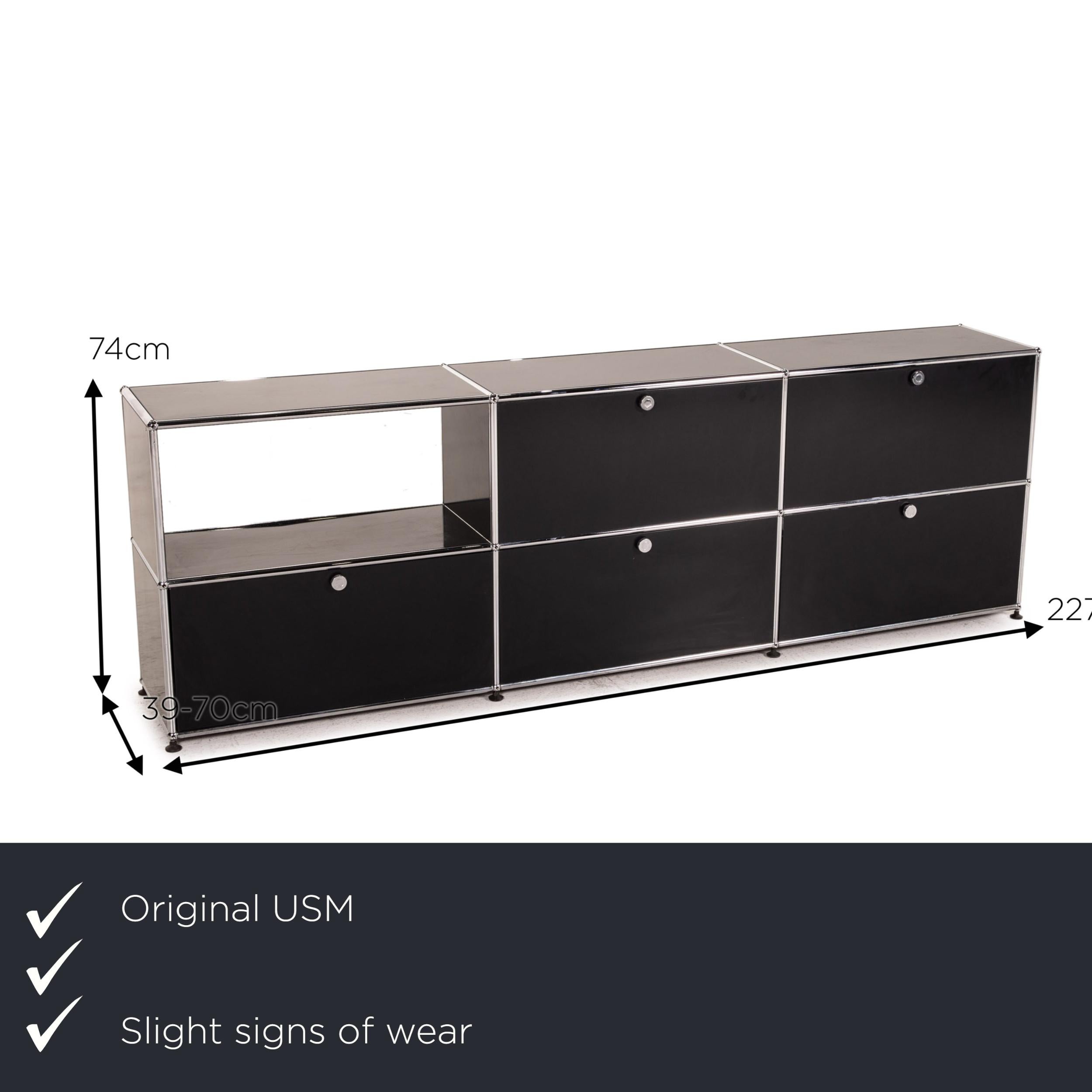 We present to you an USM Haller metal sideboard black office furniture.


 Product measurements in centimeters:
 

 Depth: 39
 width: 227
 Height: 74.





 