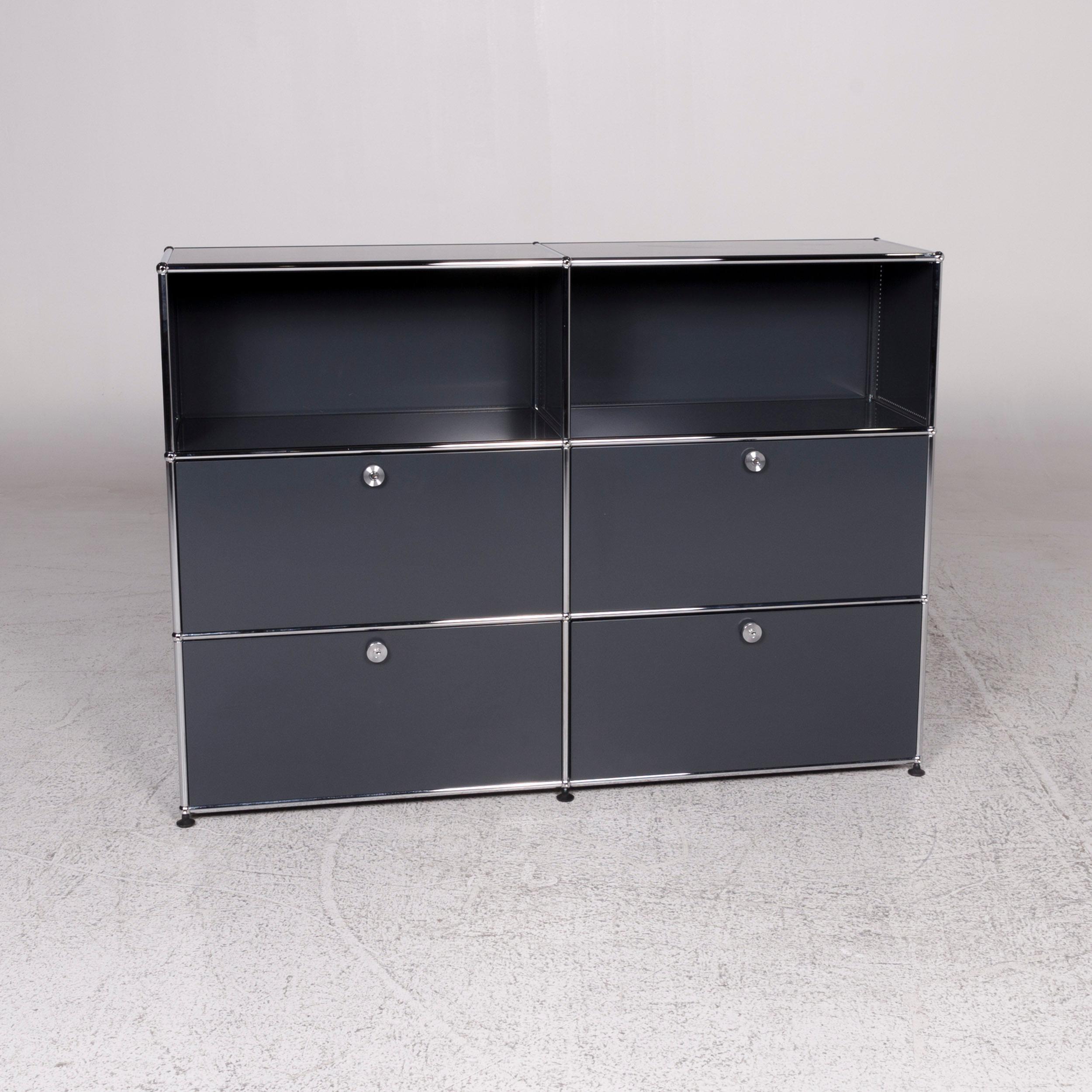 We bring to you an USM Haller metal sideboard shelf gray 4 drawers.
 
Product measurements in centimetres:
 
Depth 38
Width 153
Height 109.





   