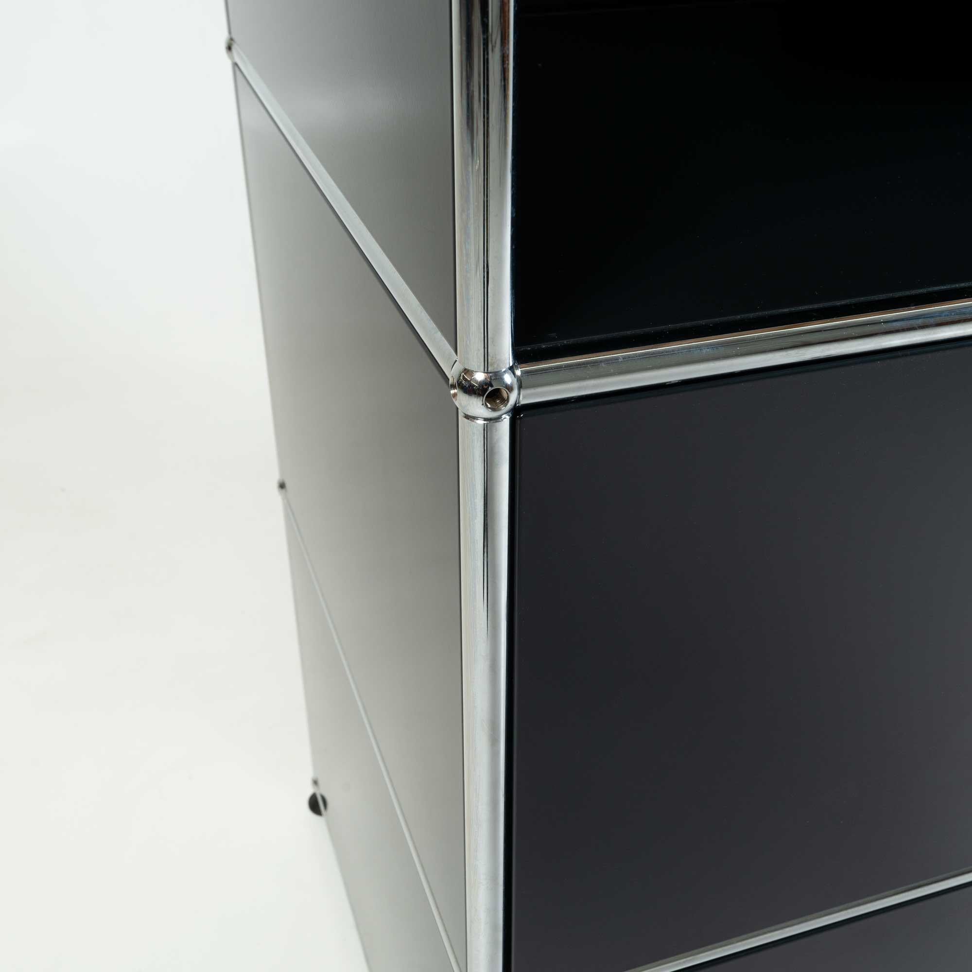 USM Haller Modular System Single Column Cabinet in Graphite Black In Good Condition In Seattle, WA