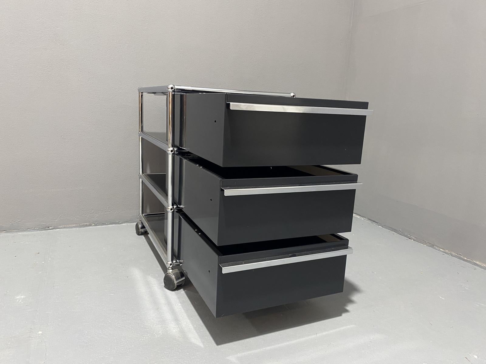 USM Haller Pedestal V Storage System, 1970´s, Switzerland In Good Condition In Prague 8, CZ