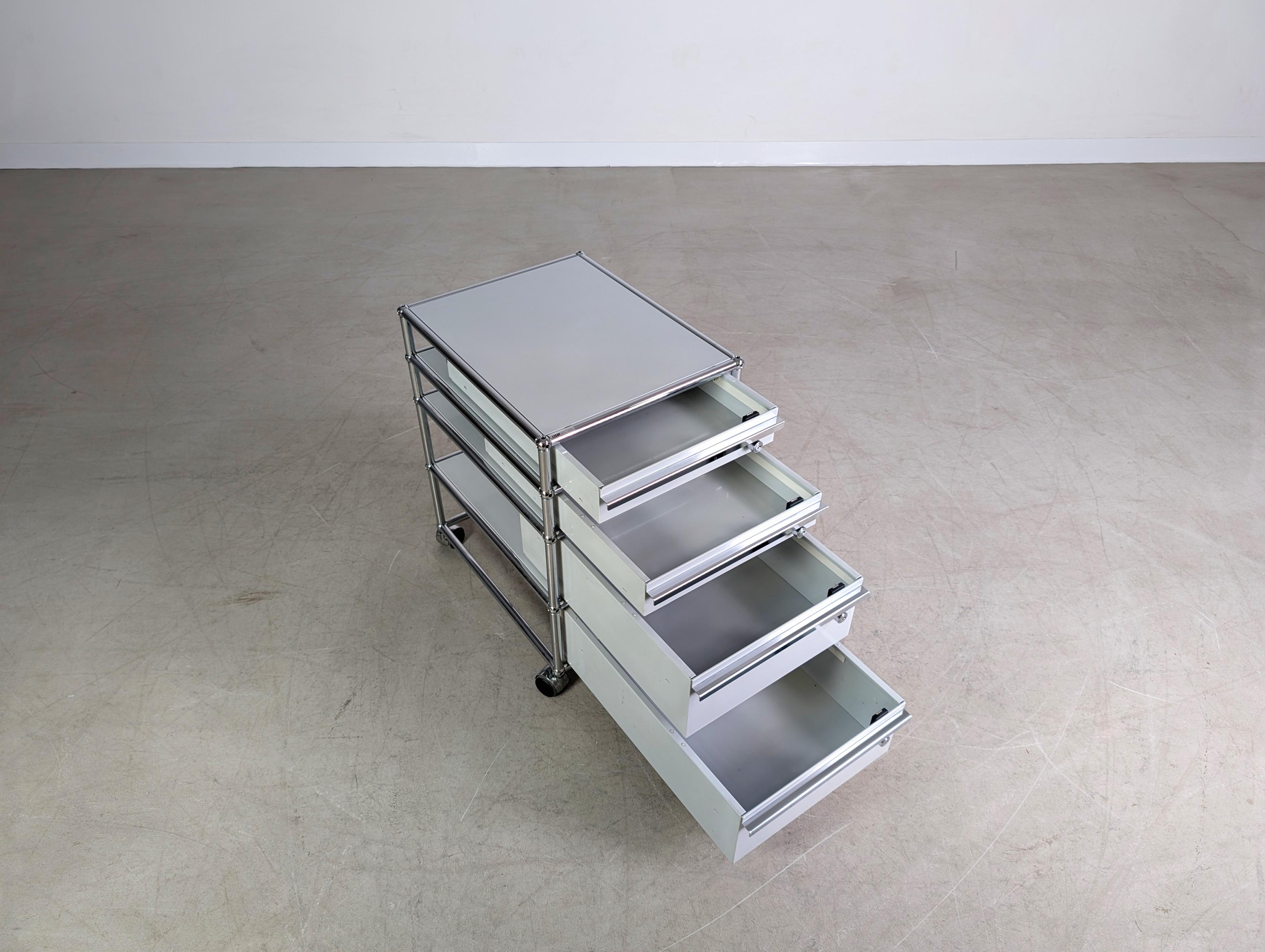 Metal USM Haller Rollcontainer Büroschrank Rollen Design weiß Fritz For Sale