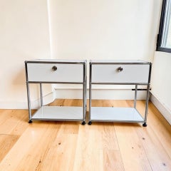 Set di due comodini USM Haller, bianco puro, design svizzero, 1960