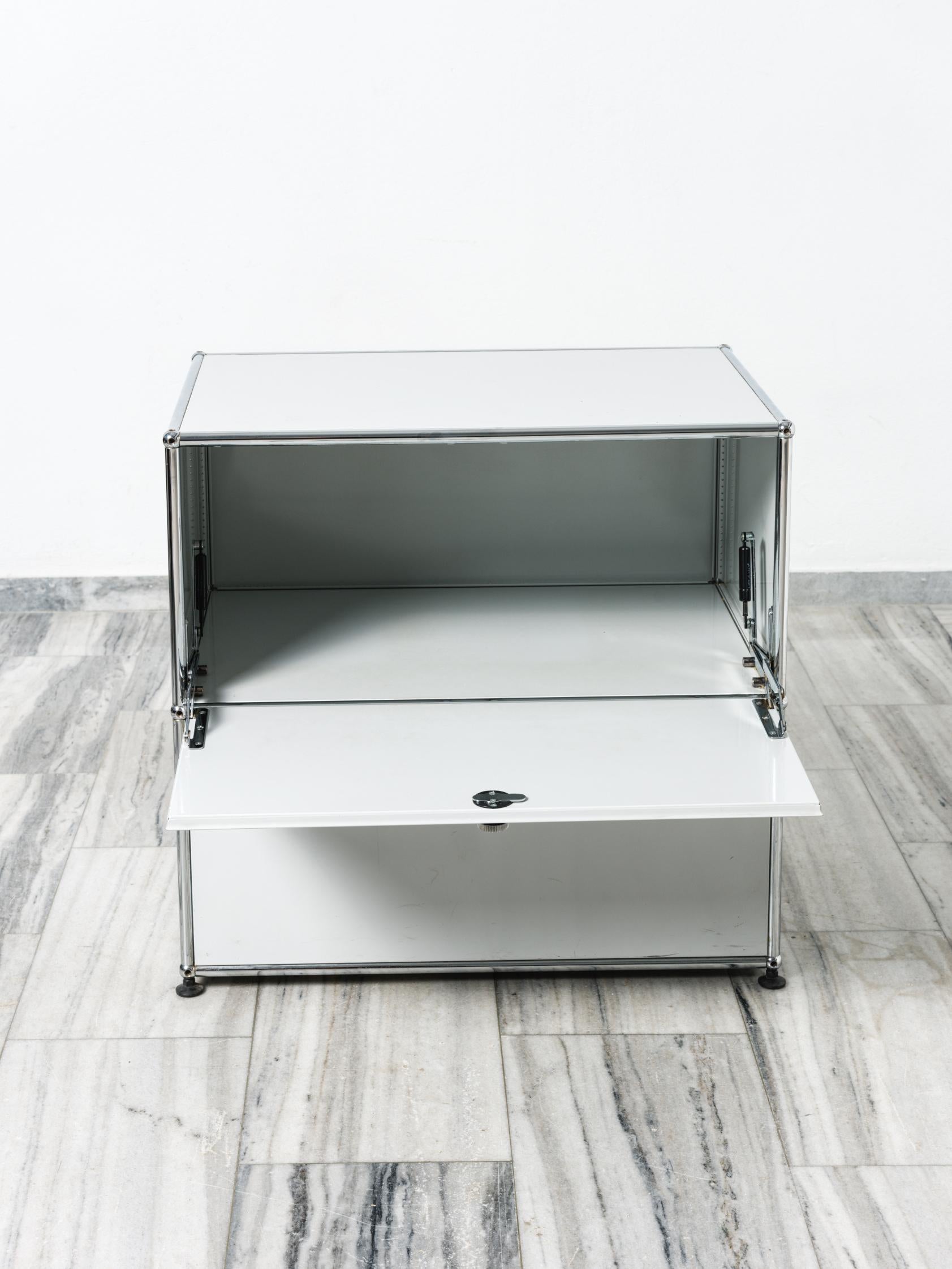 Swiss USM Haller sideboard by Fritz Haller & Paul Schärer. For Sale