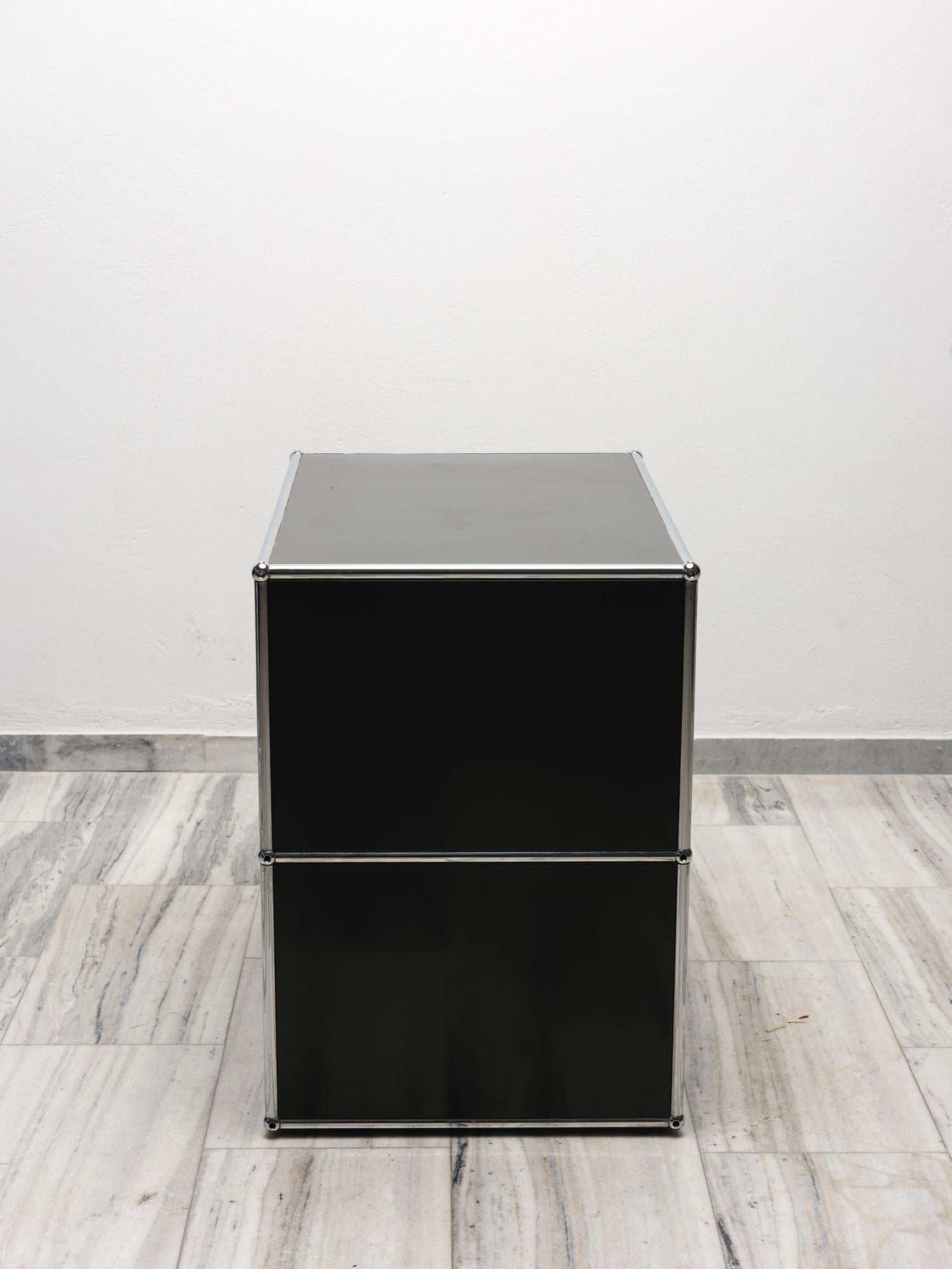 Aparador USM Haller de Fritz Haller y Paul Schärer. Metal en venta