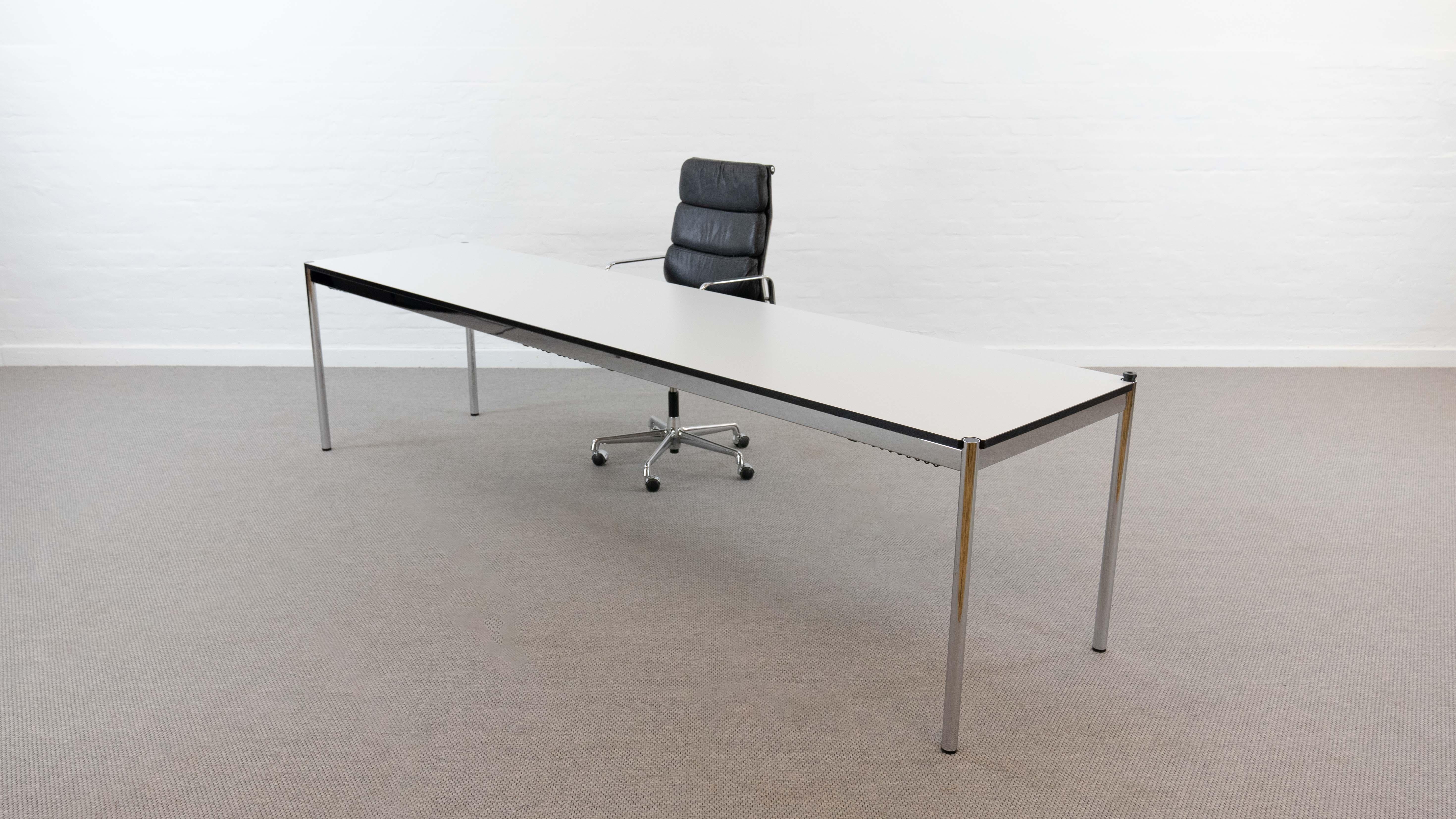 Table - Bureau - Table de conférence USM Haller de Fritz Haller, 300 cm x75 cm, blanc 3