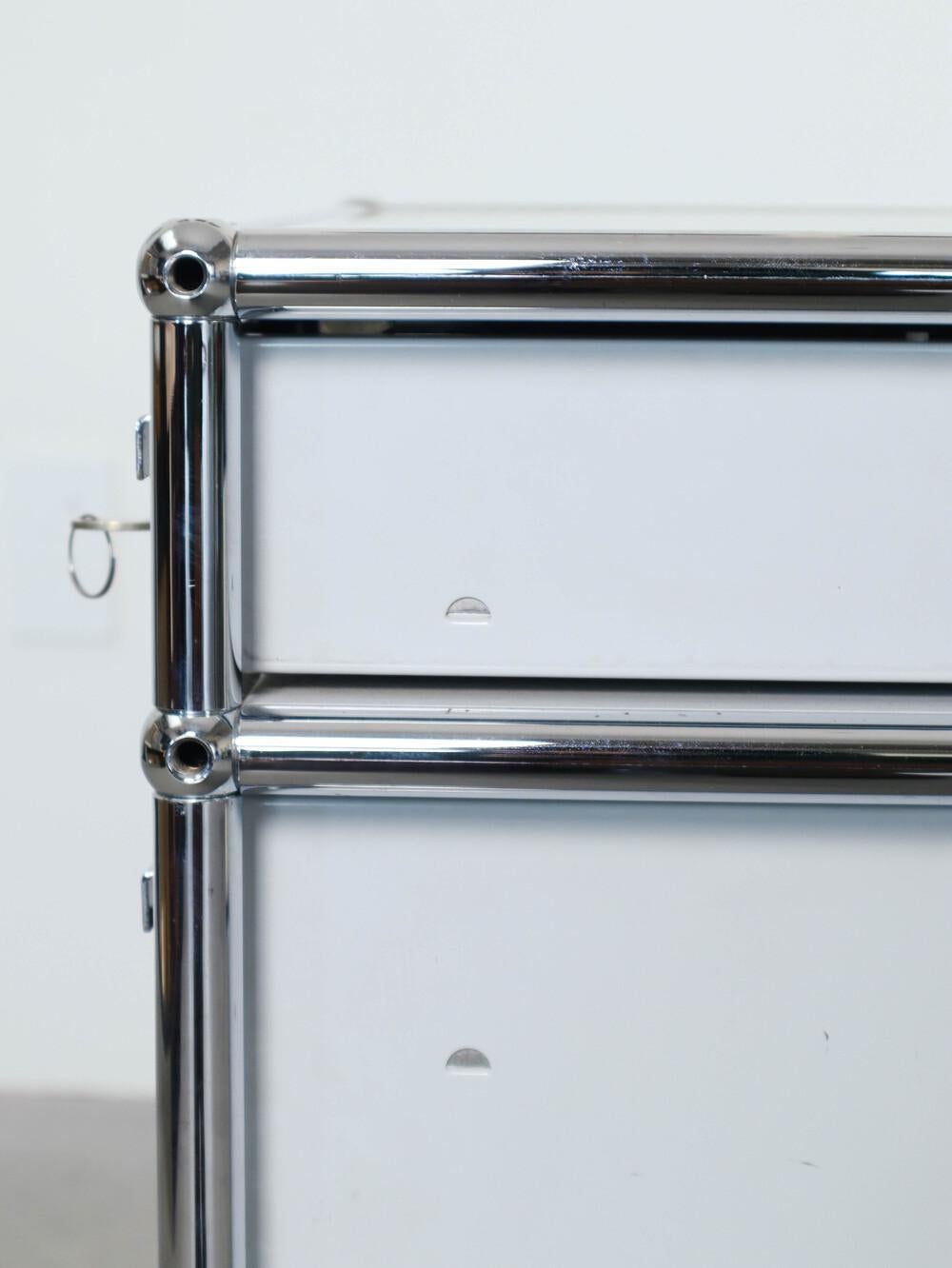 USM - Modern 3 Drawer Pedestal Filing Cabinet (white)  2