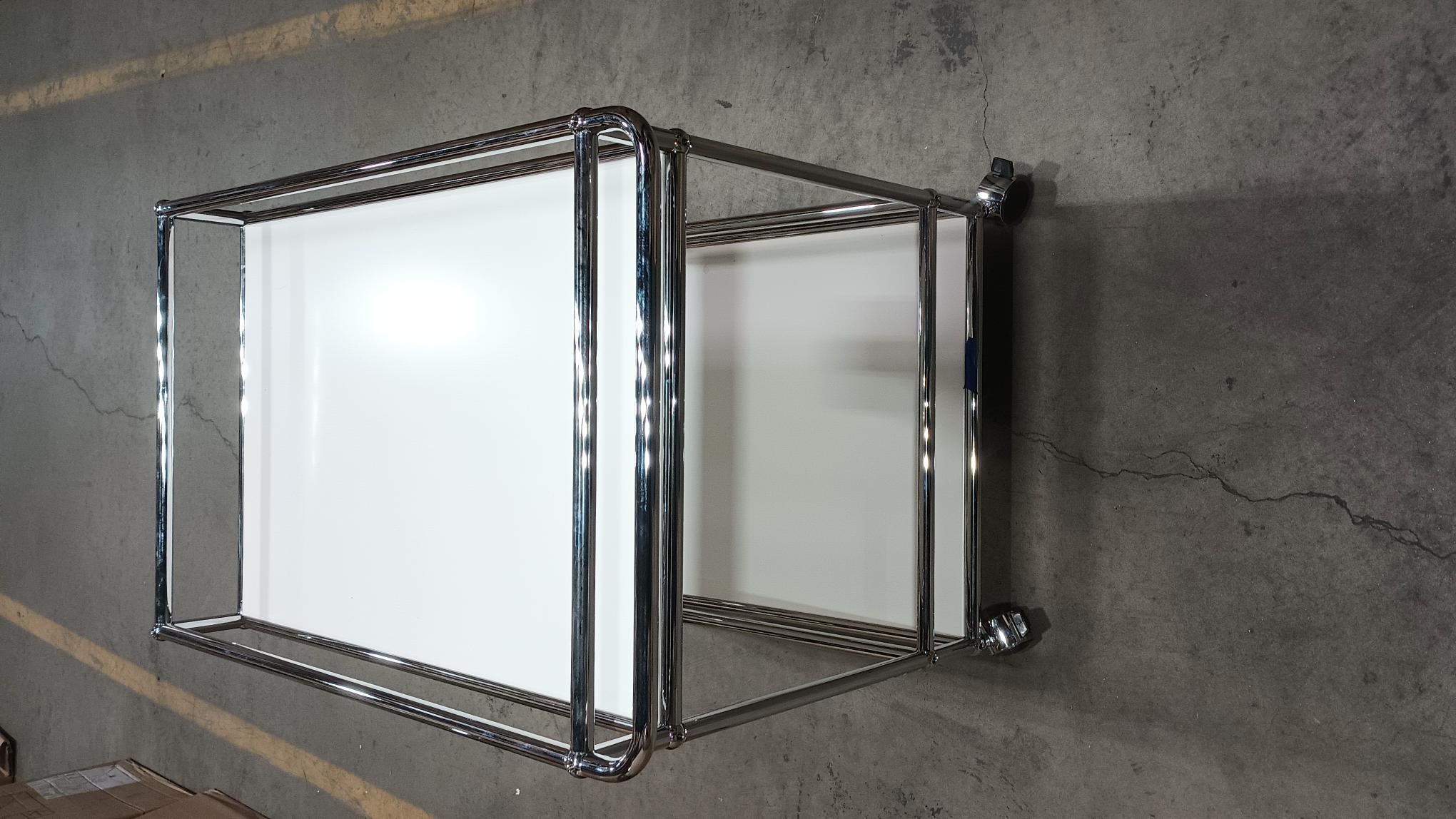 Contemporary USM Pure White Cart Designed by  Fritz Haller and Paul Schaerer in STOCK