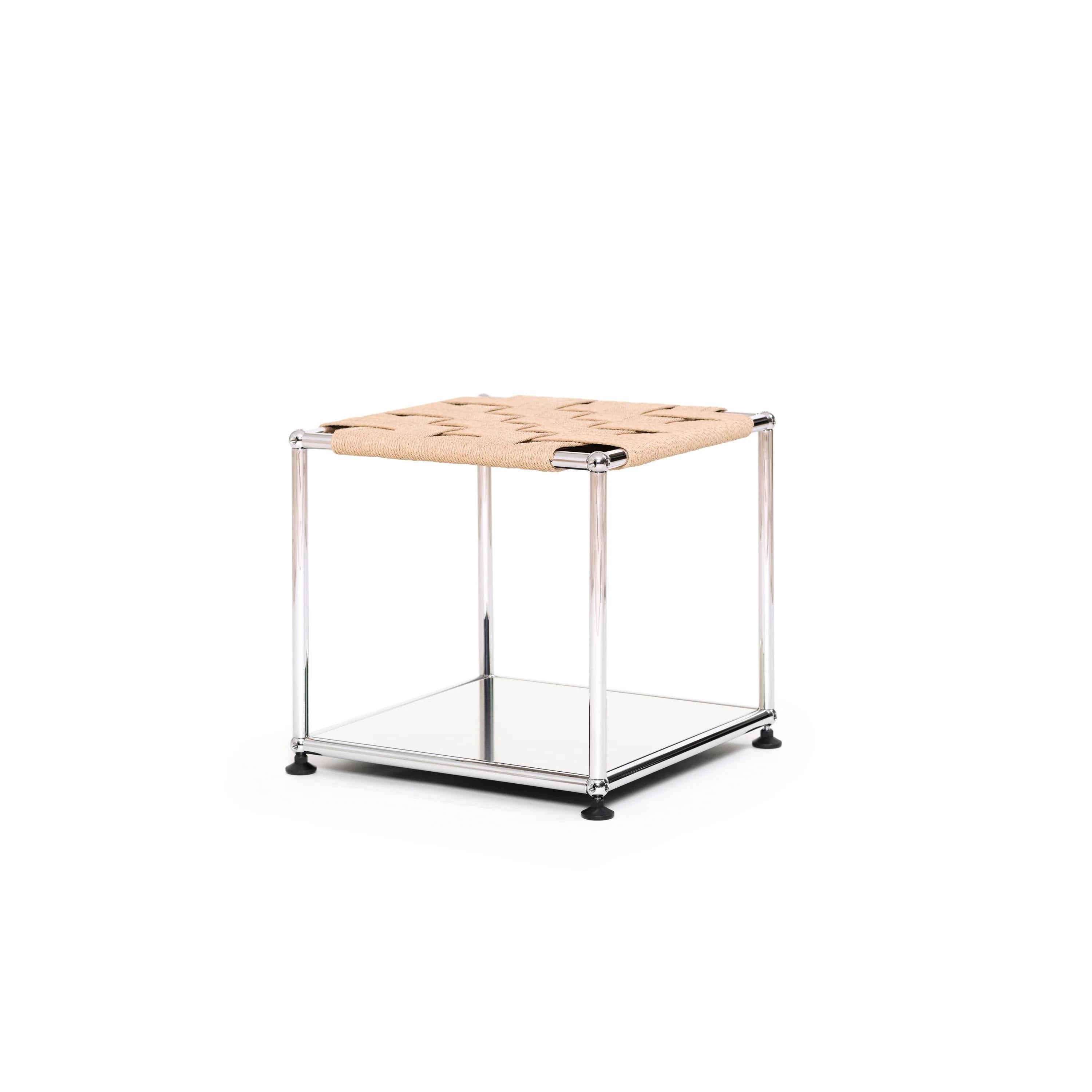 Table d'appoint USM WS + panneau inférieur de couleur personnalisable par Henry Julier Neuf - En vente à New York, NY