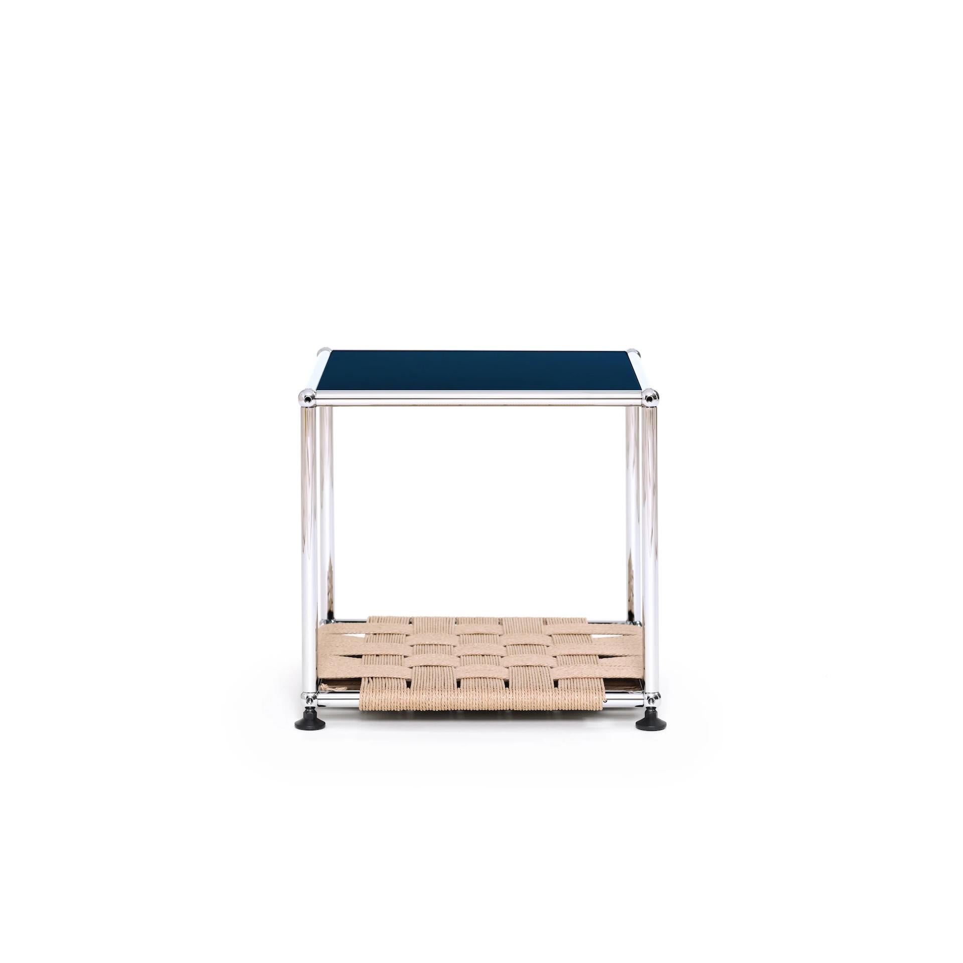 Table d'appoint USM WS + Panneau supérieur de couleur personnalisable par Henry Julier Neuf - En vente à New York, NY