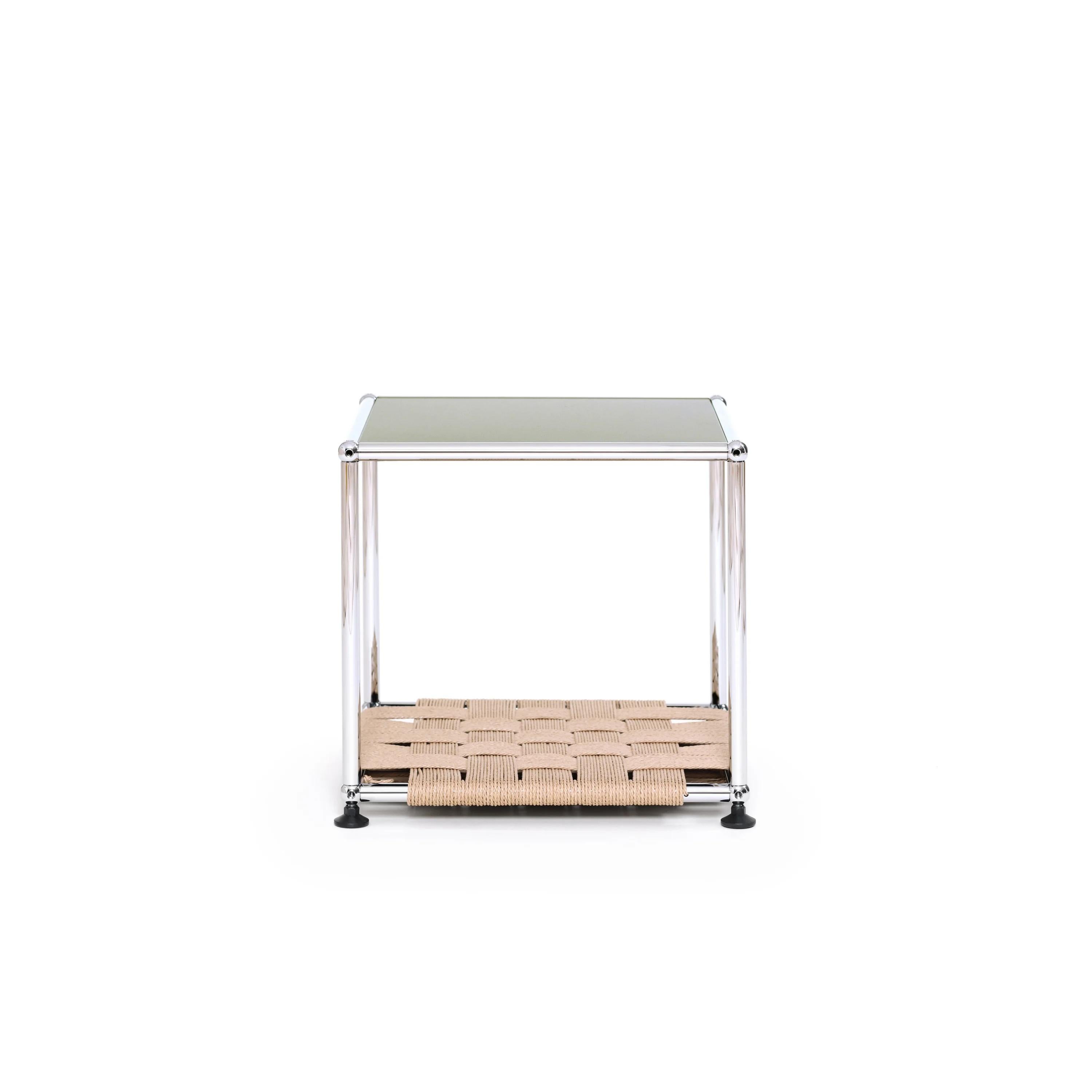 Table d'appoint USM WS + Panneau supérieur de couleur personnalisable par Henry Julier en vente 1