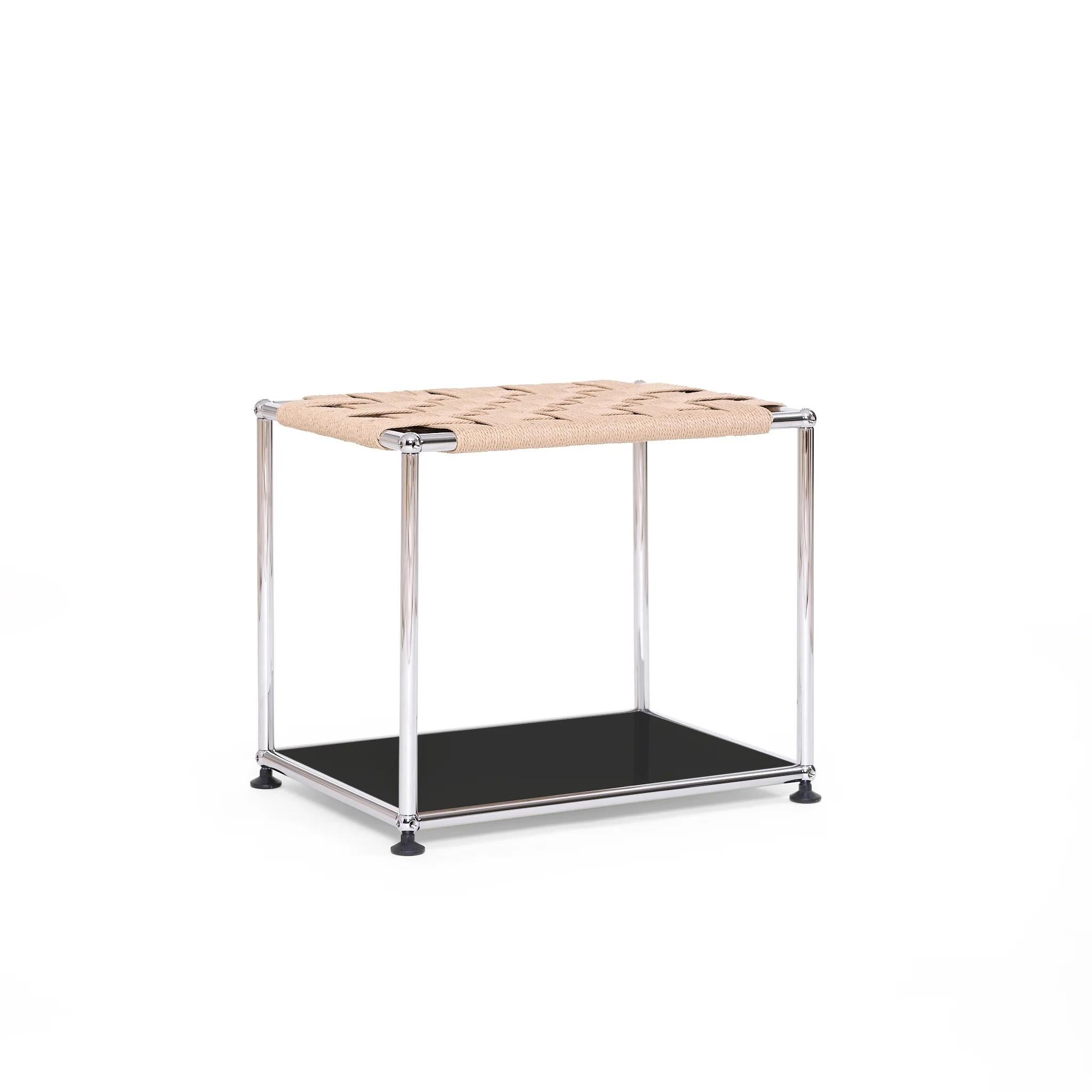 Acier Tabouret USM WS + panneau inférieur de couleur personnalisable par Henry Julier en vente