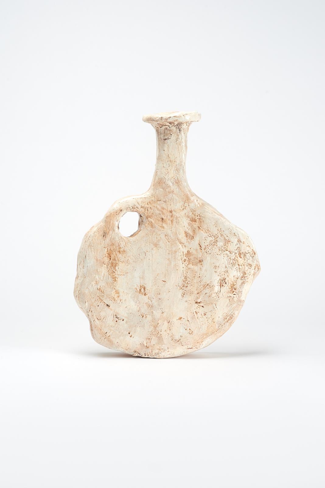 Uso vase by Willem Van Hooff
Dimensions: W 35 x H 24 cm
Materials: Earthenware, ceramic, pigments and glaze

Willem van Hooff is a designer based in Eindhoven.
He is a driven builder, were he likes to see design as his tool to express a