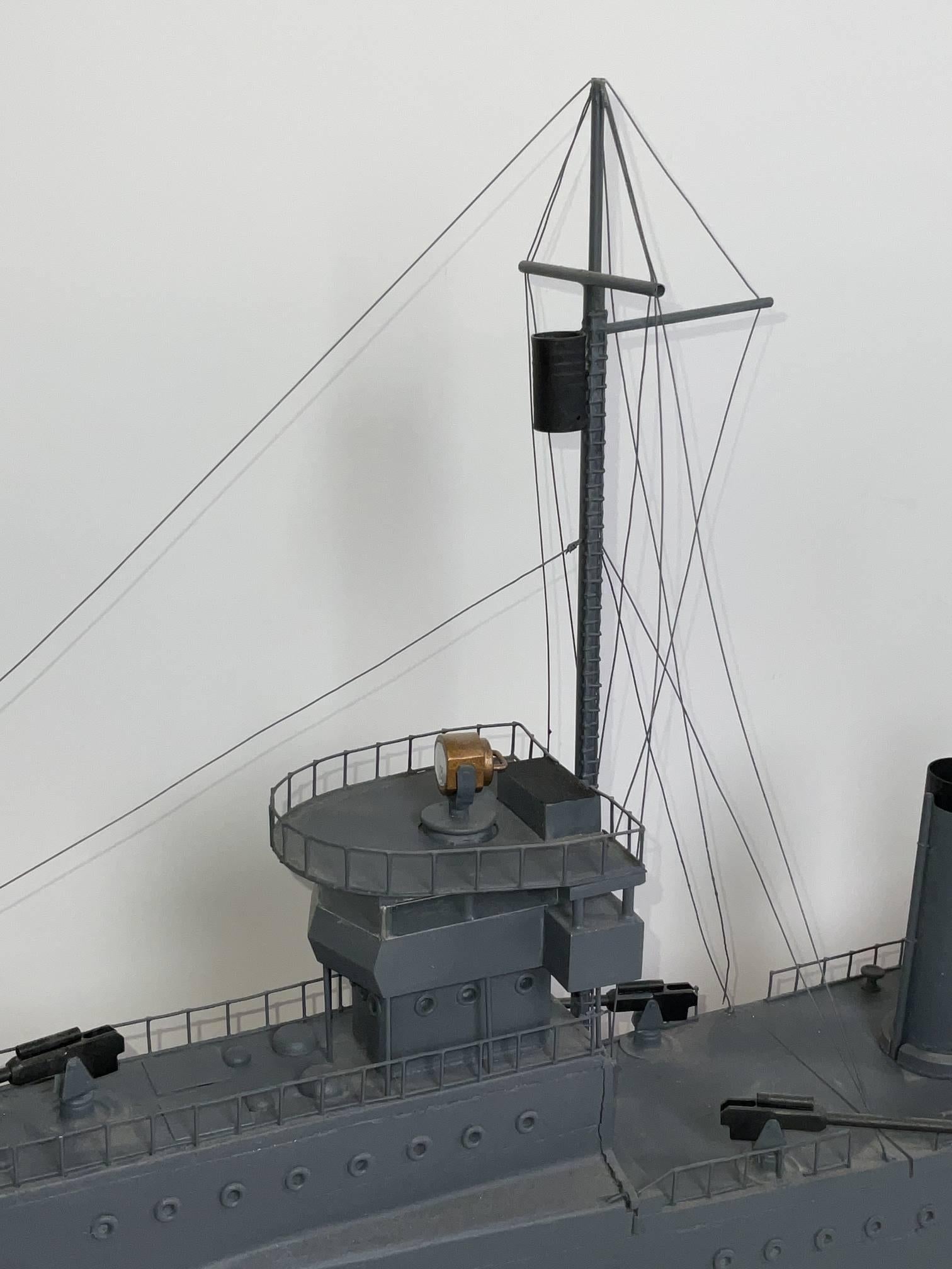 Modello di nave USS Jenkins & Jenkins con custodia in vendita 6
