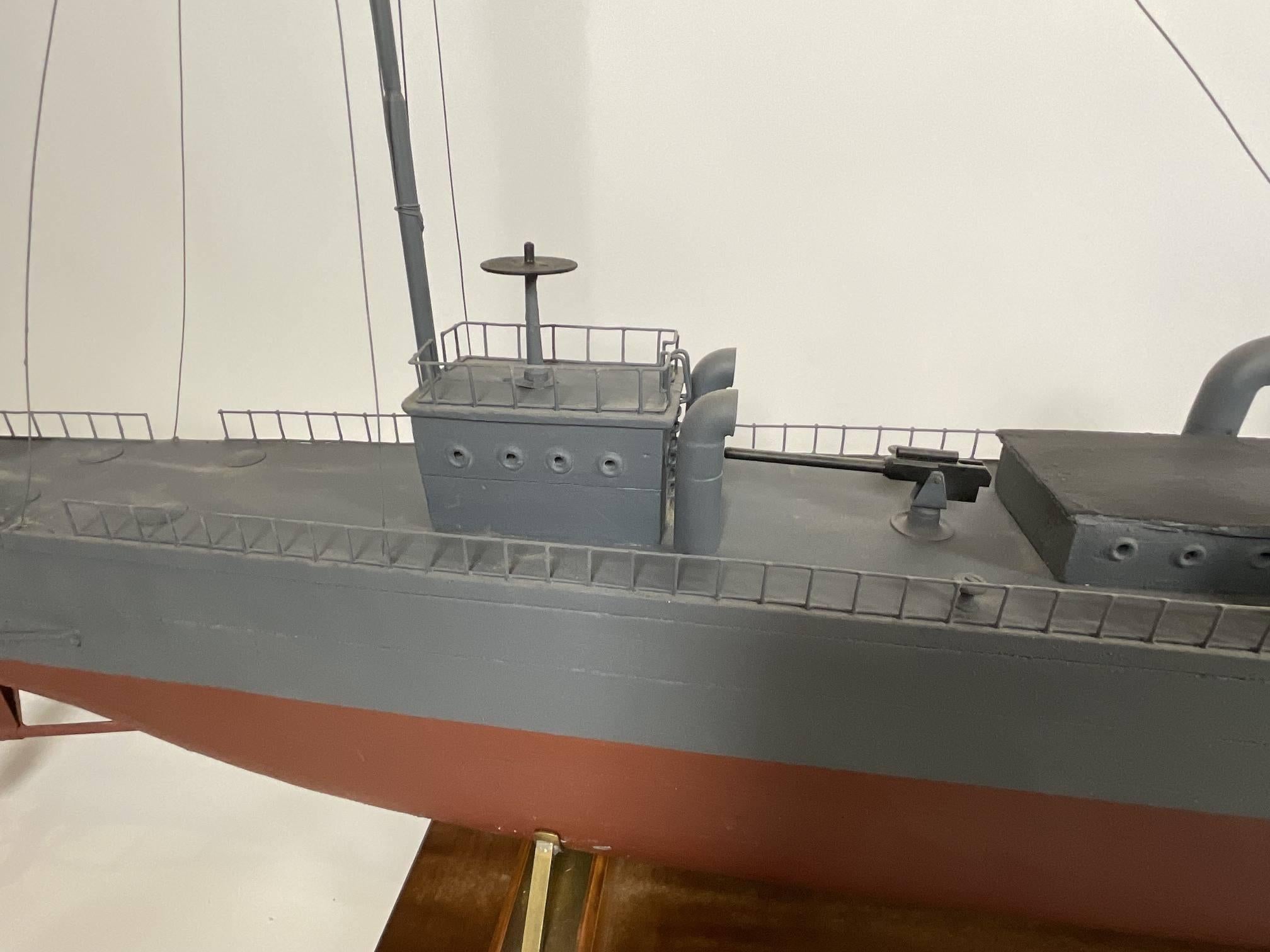 Modello di nave USS Jenkins & Jenkins con custodia in vendita 12