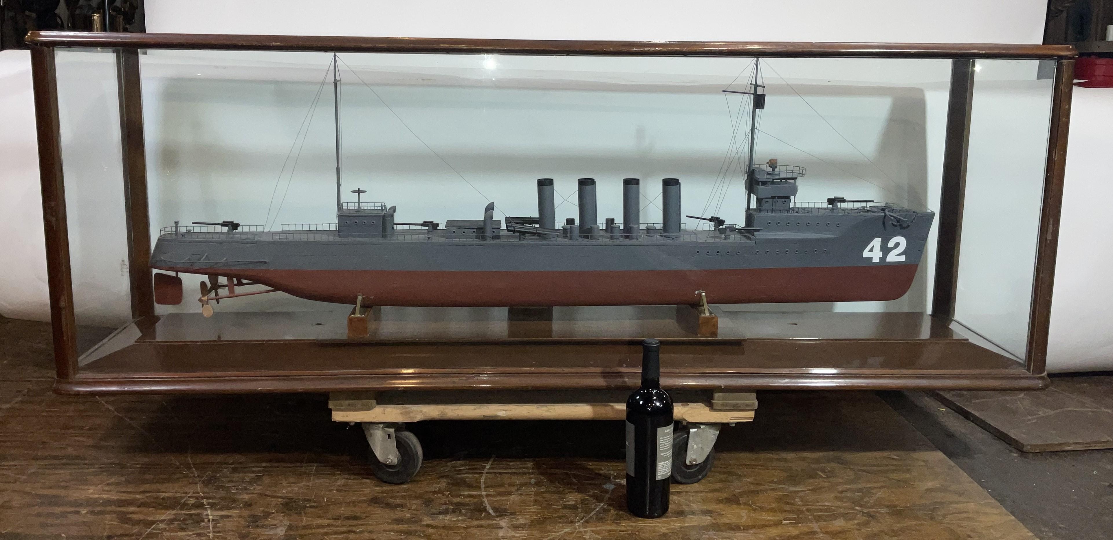 Nordamericano Modello di nave USS Jenkins & Jenkins con custodia in vendita
