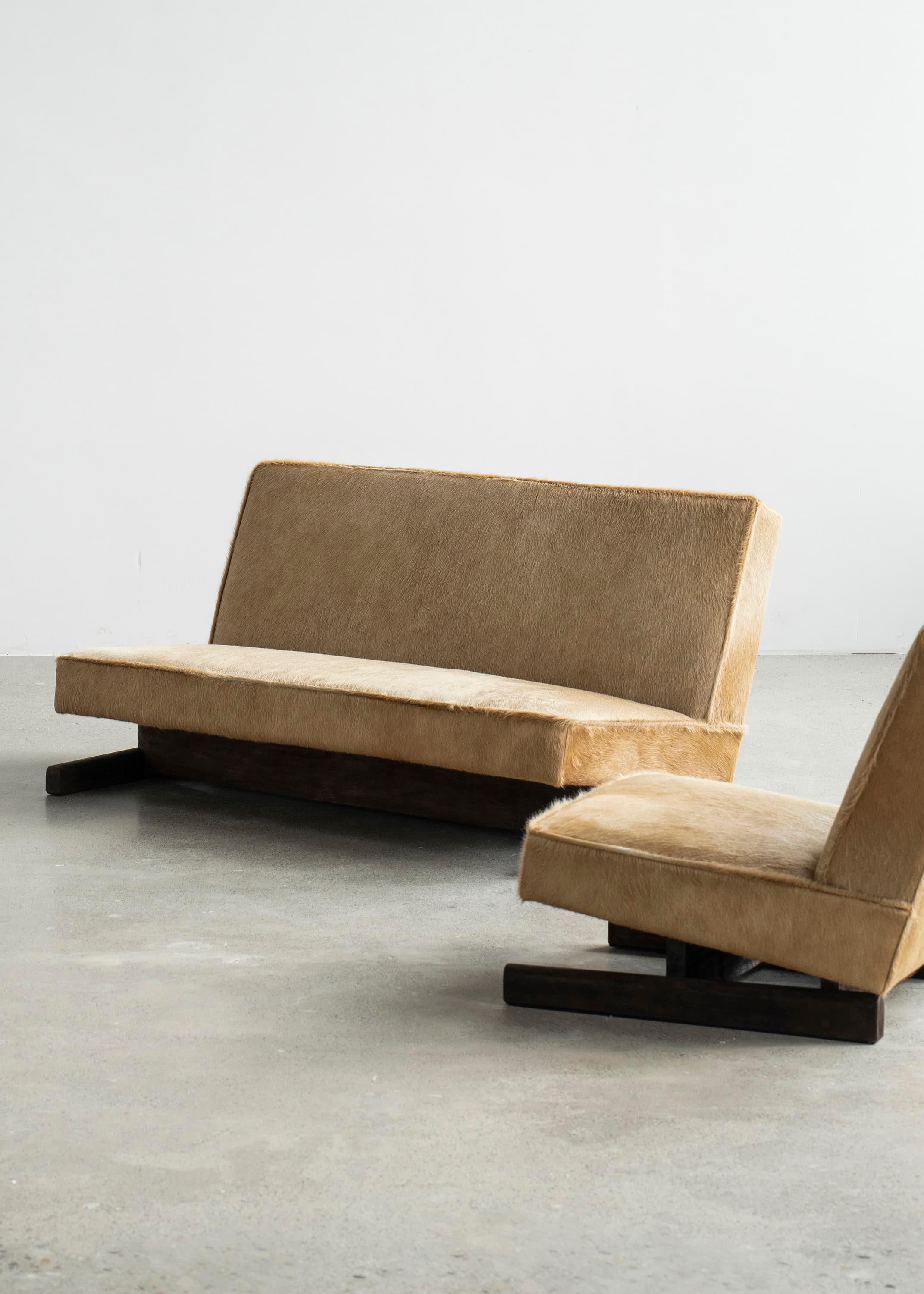 Ut 01 Cowhide and Walnut Sofa by Sing Chan For Sale 8
